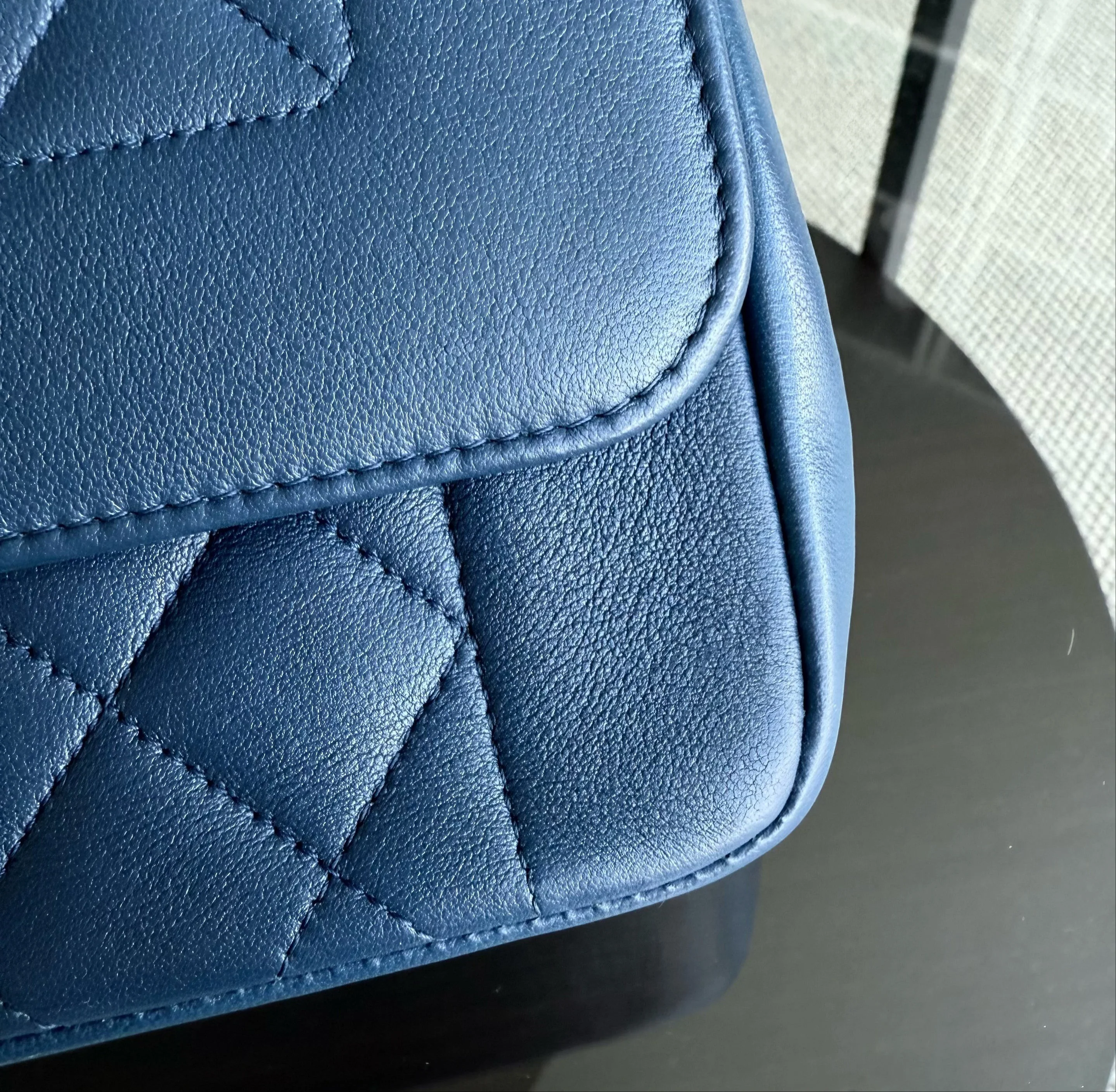 Chanel Chic With Me Medium - Lambskin Quilted 25CM Navy Blue Gold Hardware Series 18