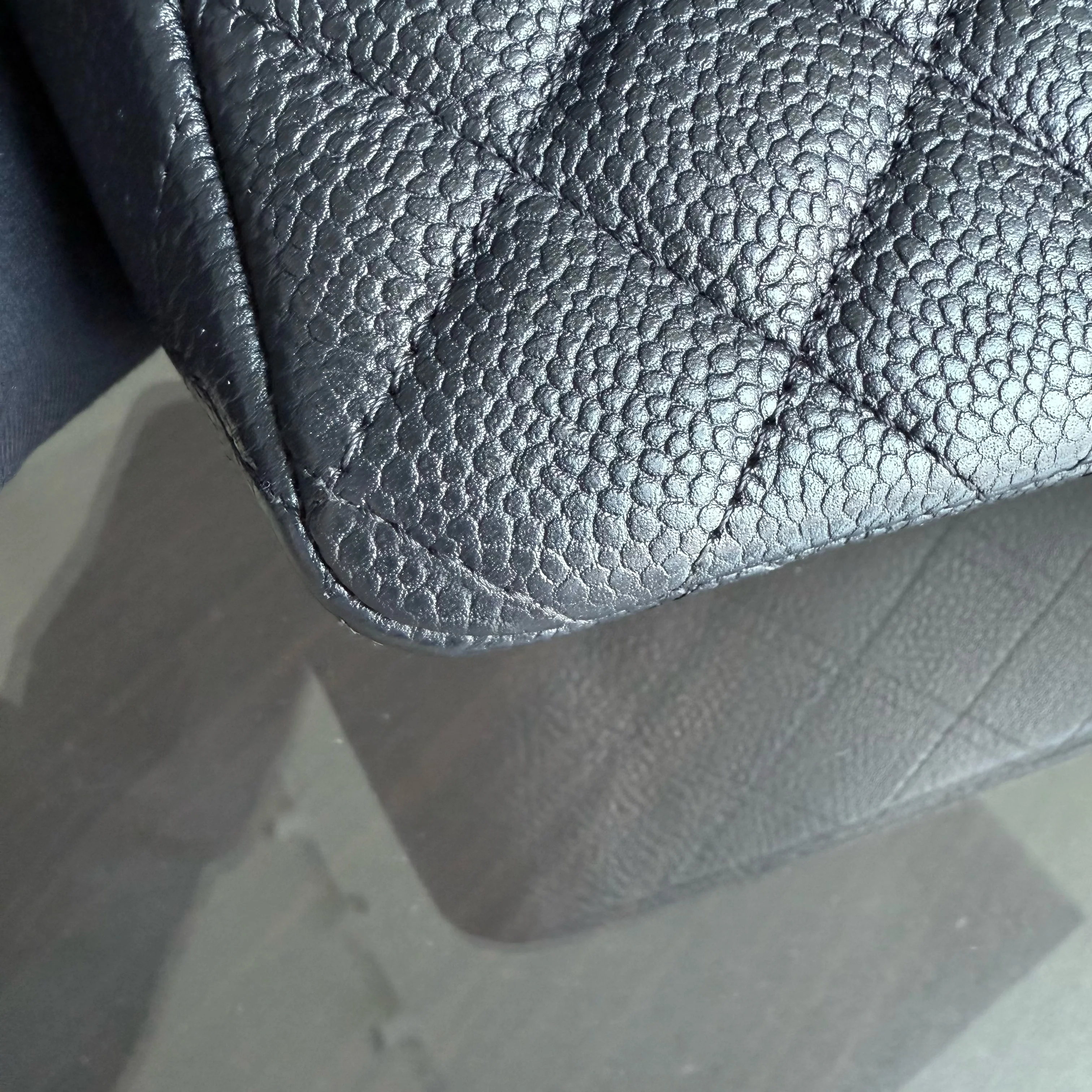 Chanel Classic Flap Mini - Caviar 20CM Quilted Grained Calfskin Black Gold Hardware Series 20