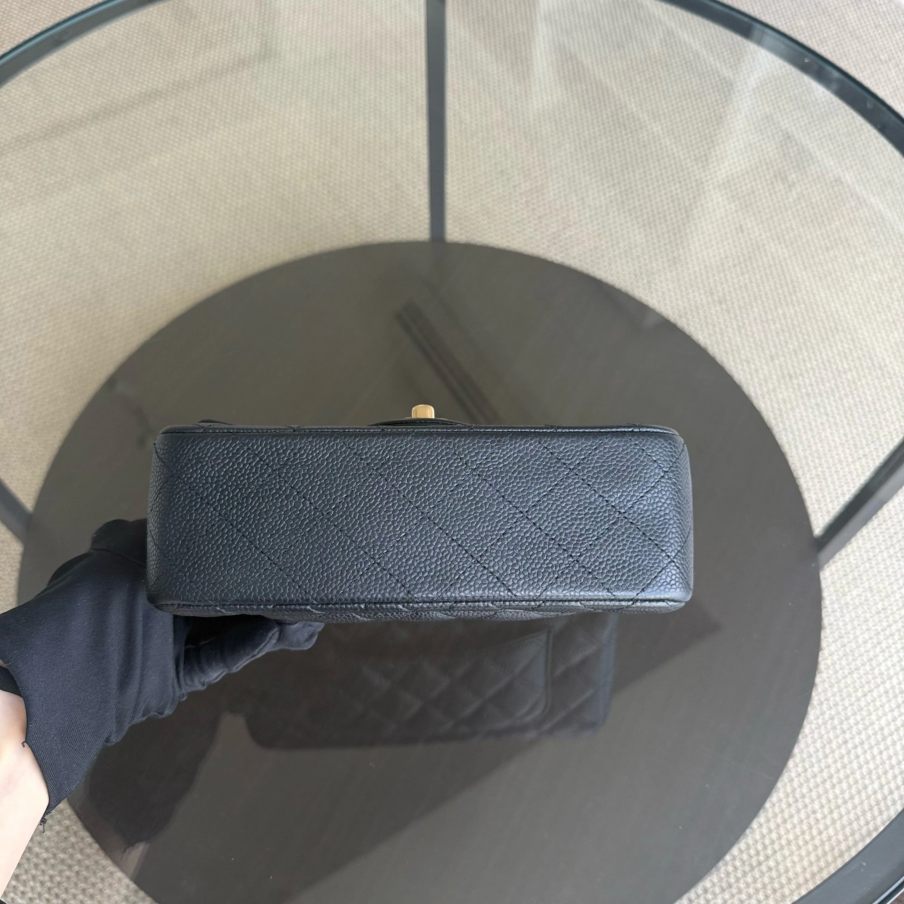 Chanel Classic Flap Mini - Caviar 20CM Quilted Black Gold Hardware Series 20