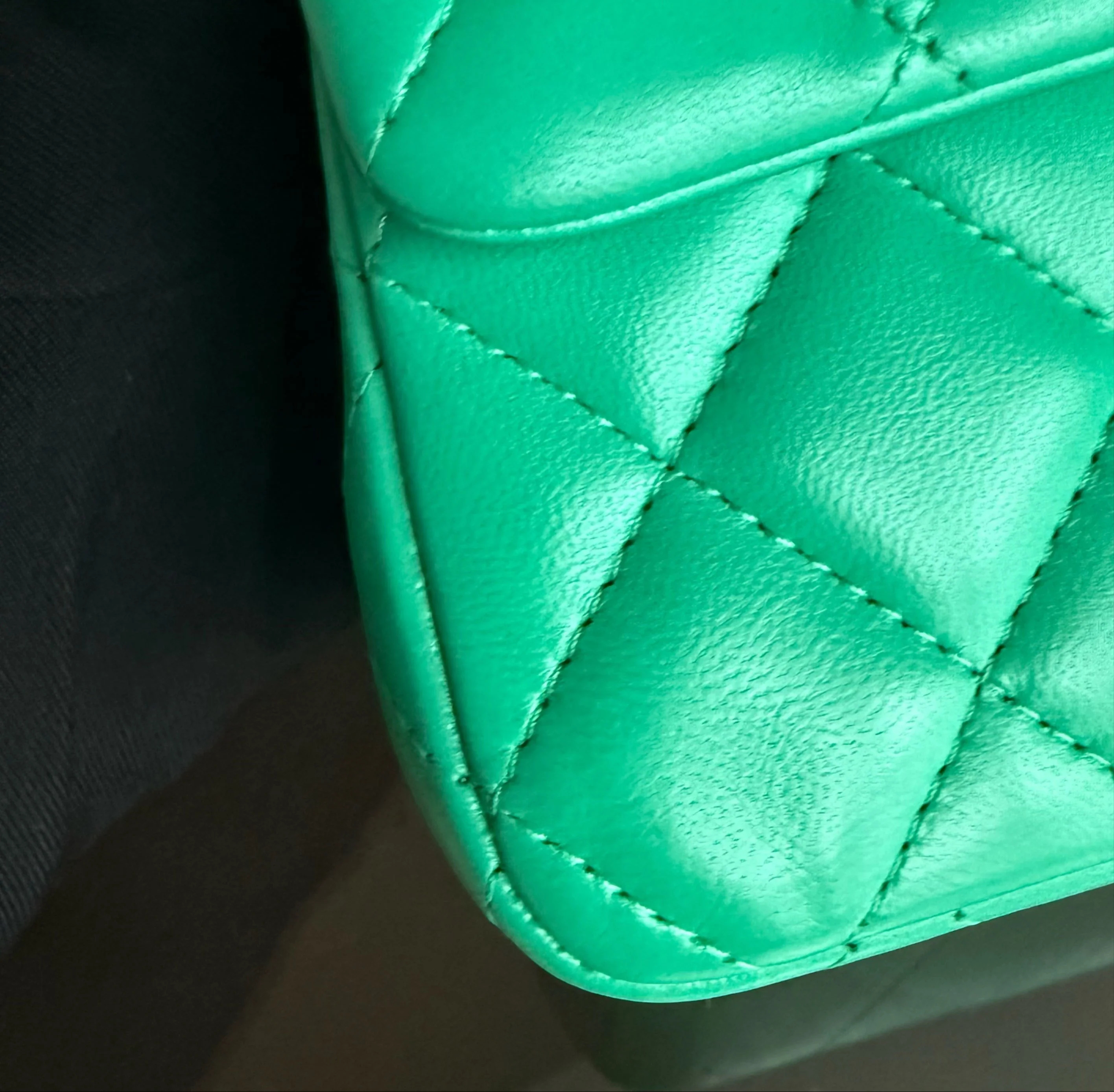 Chanel Classic Flap Mini - 20CM Quilted Lambskin Green Gold Hardware Series 18