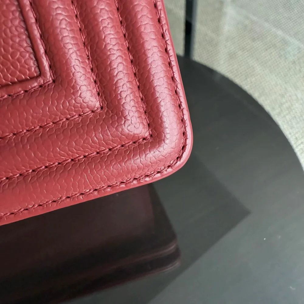 Chanel Boy Medium - 25CM Chevron Red Gold Hardware Series 25