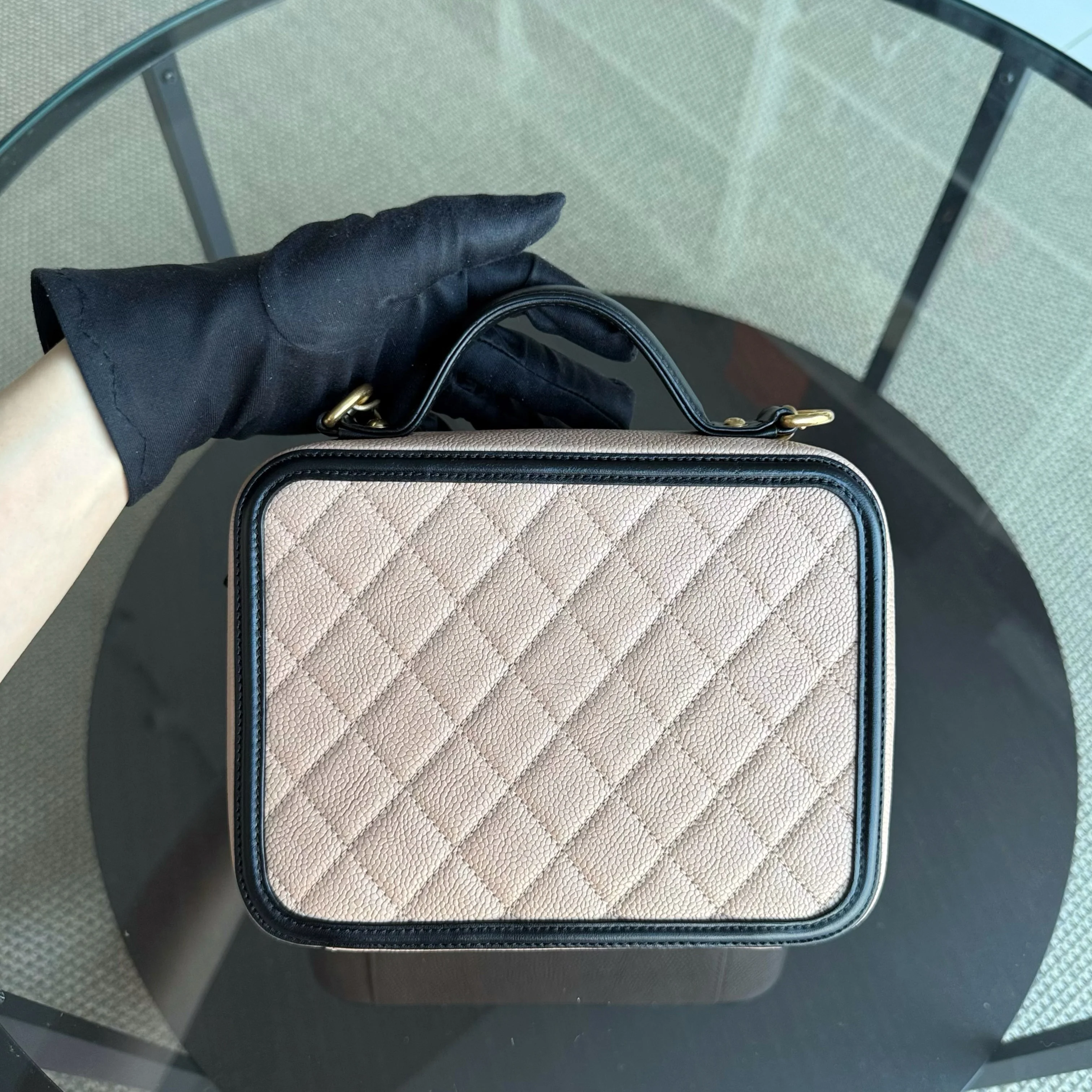 Chanel Vanity Case Filigree Medium - Caviar Grained Calfskin Black Beige Series 23