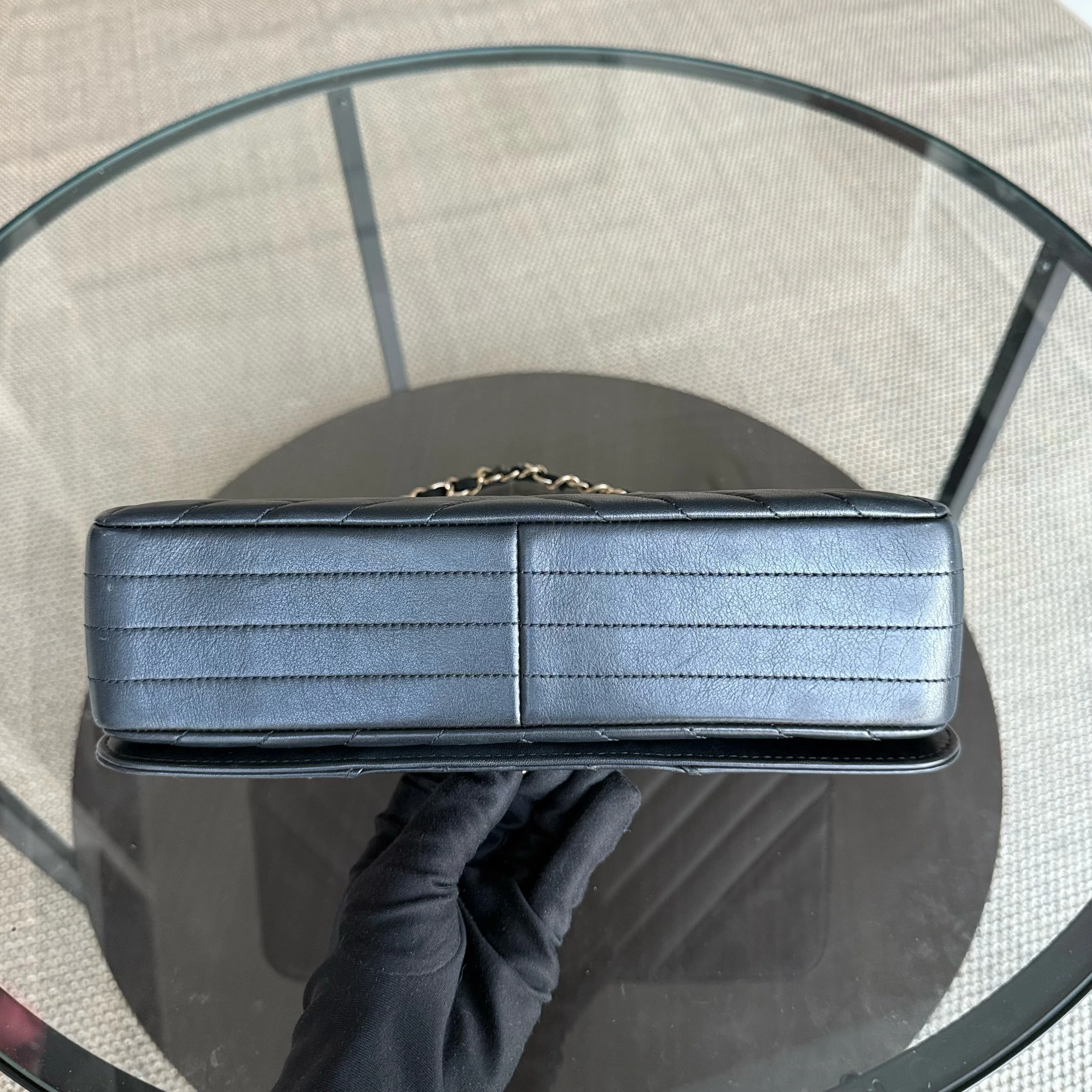 Chanel Flap Medium - Calfskin 27CM Chevron Black Gold Hardware Series 27