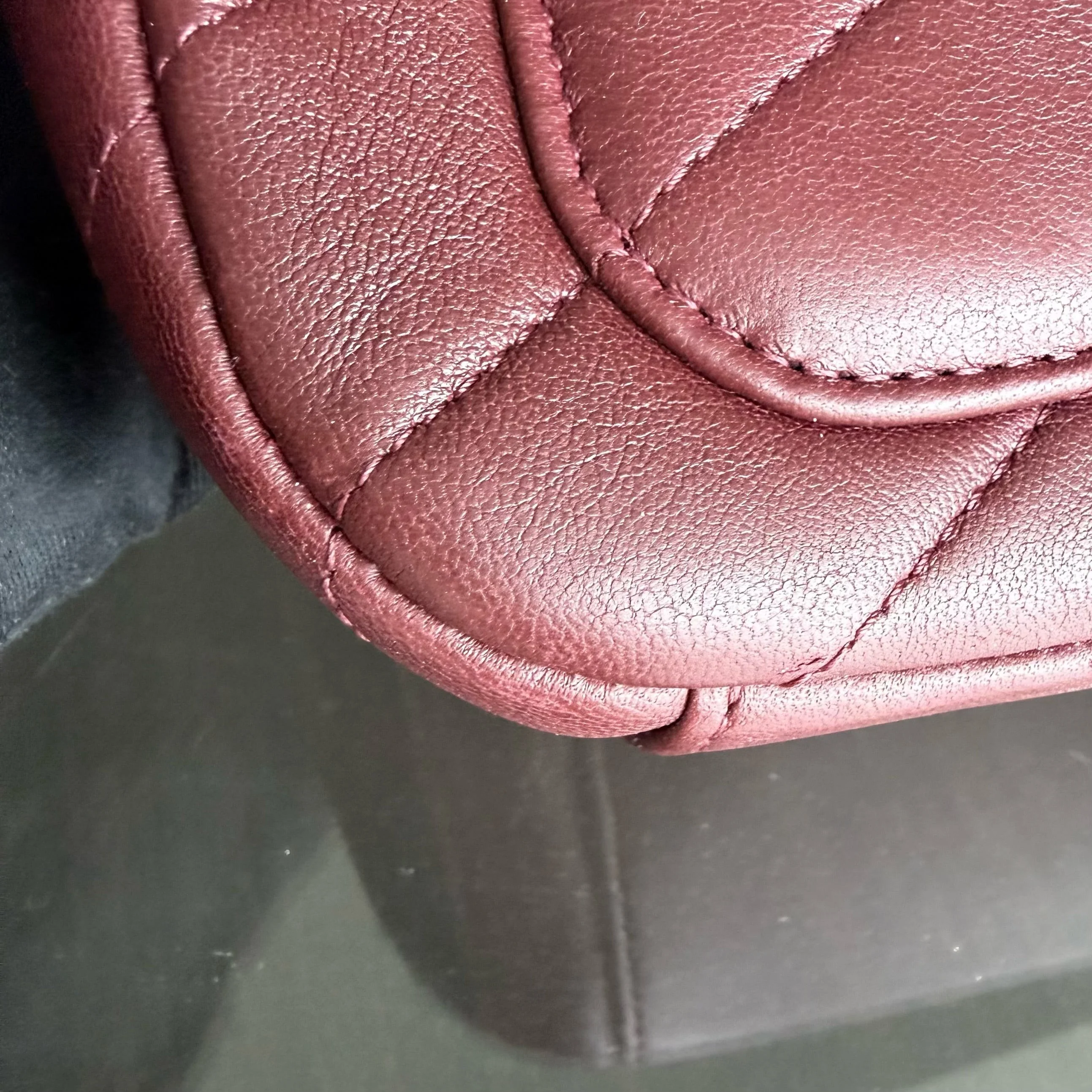 Chanel Flap - 22CM Chevron Calfskin Burgundy Gold Hardware Series 22