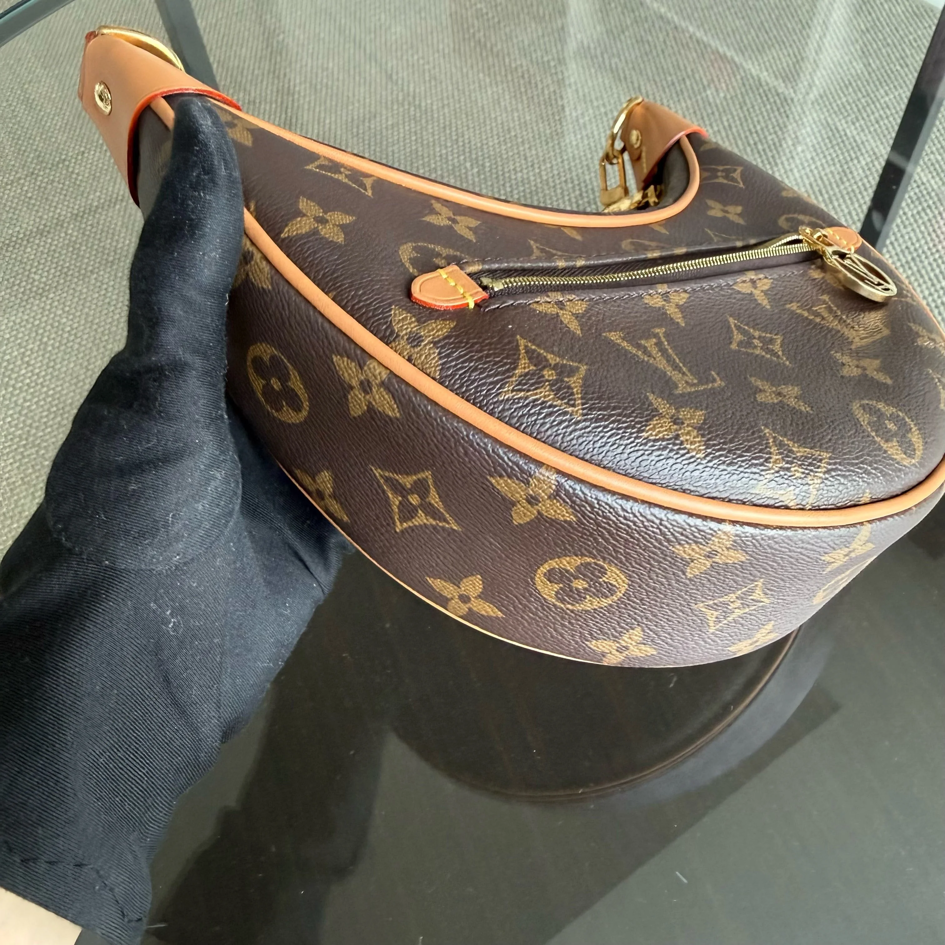 Louise Vuitton Loop Bag Monogram