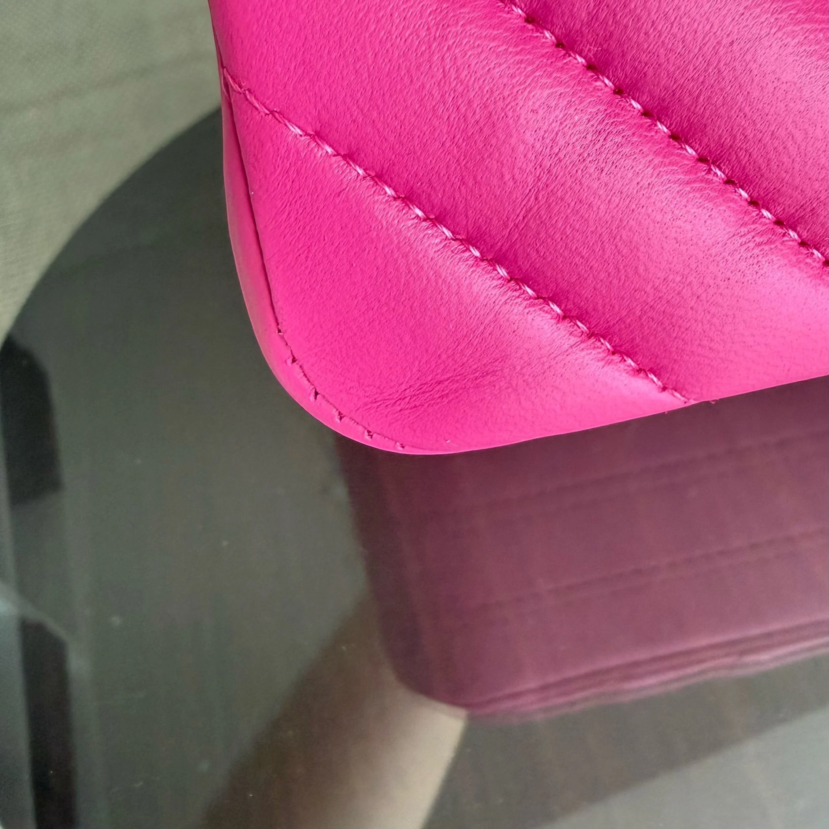 Chanel Classic Flap Medium - 25CM Chevron Lambskin Pink Gold Hardware