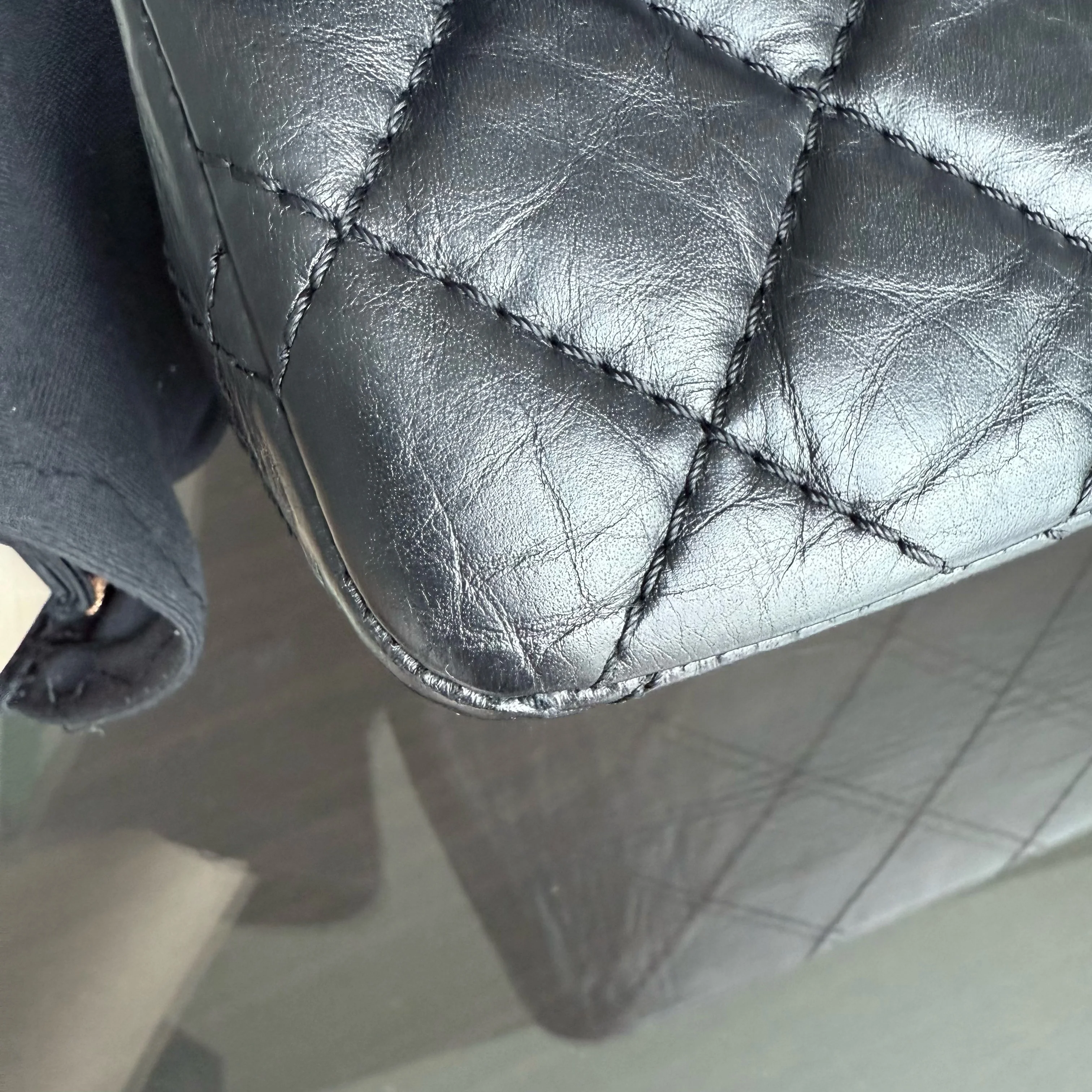 Chanel 2.55 Reissue 226 - Quilted Aged Calfskin Black Gold Hardware Series 15