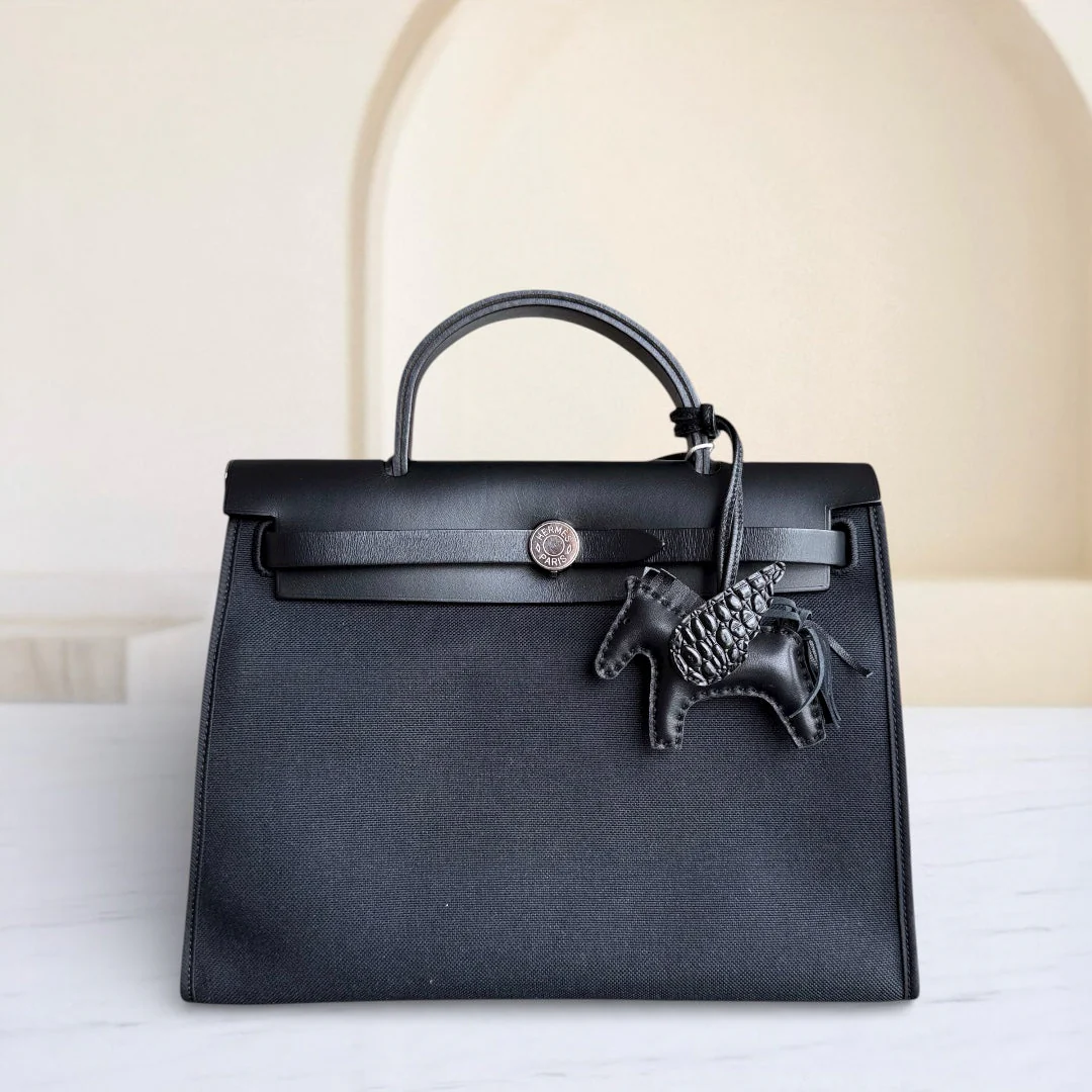 Hermes Herbag Zip 31 Plain Cloth Black PHW