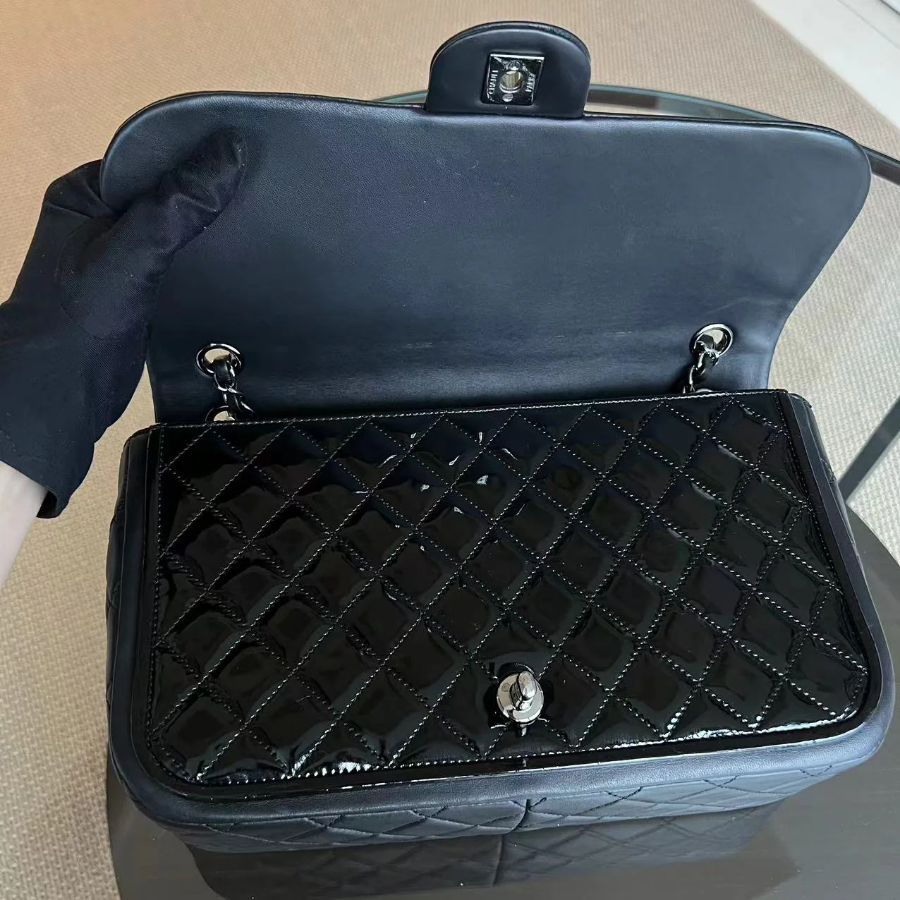 Classic Twist Timeless Jumbo Patent With Lambskin Black No 18