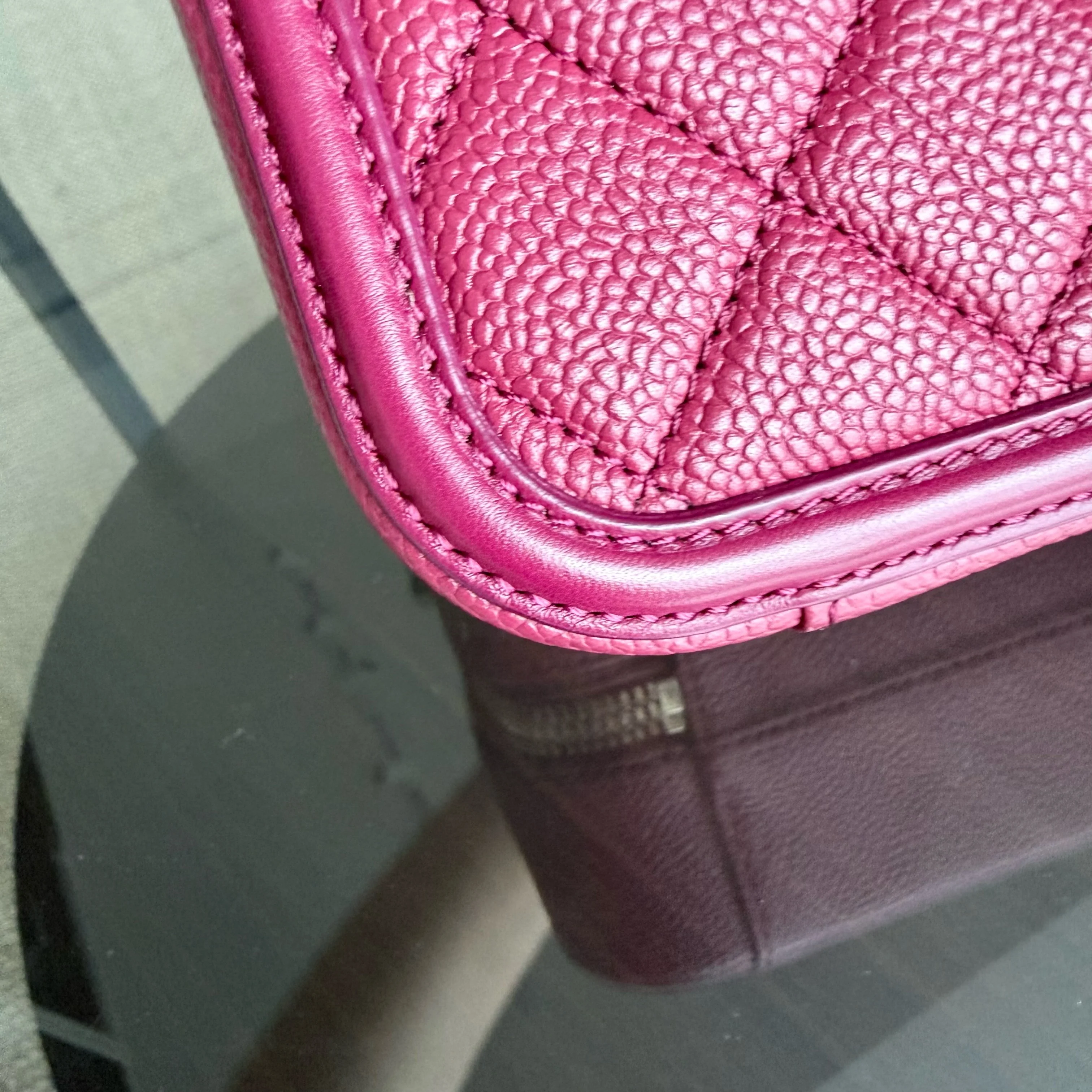 Chanel Filigree Vanity Case Medium - Caviar 21CM Dark Pink Gold Hardware Series 26