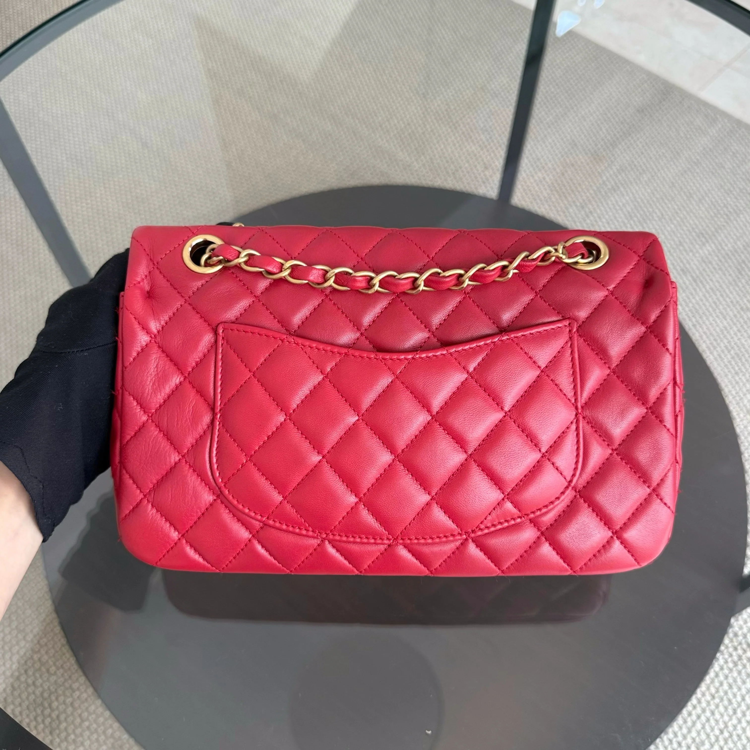Chanel Classic Flap Medium - Special Valentine Edition 25CM Quilted Lambskin Red Gold Hardware Series 14