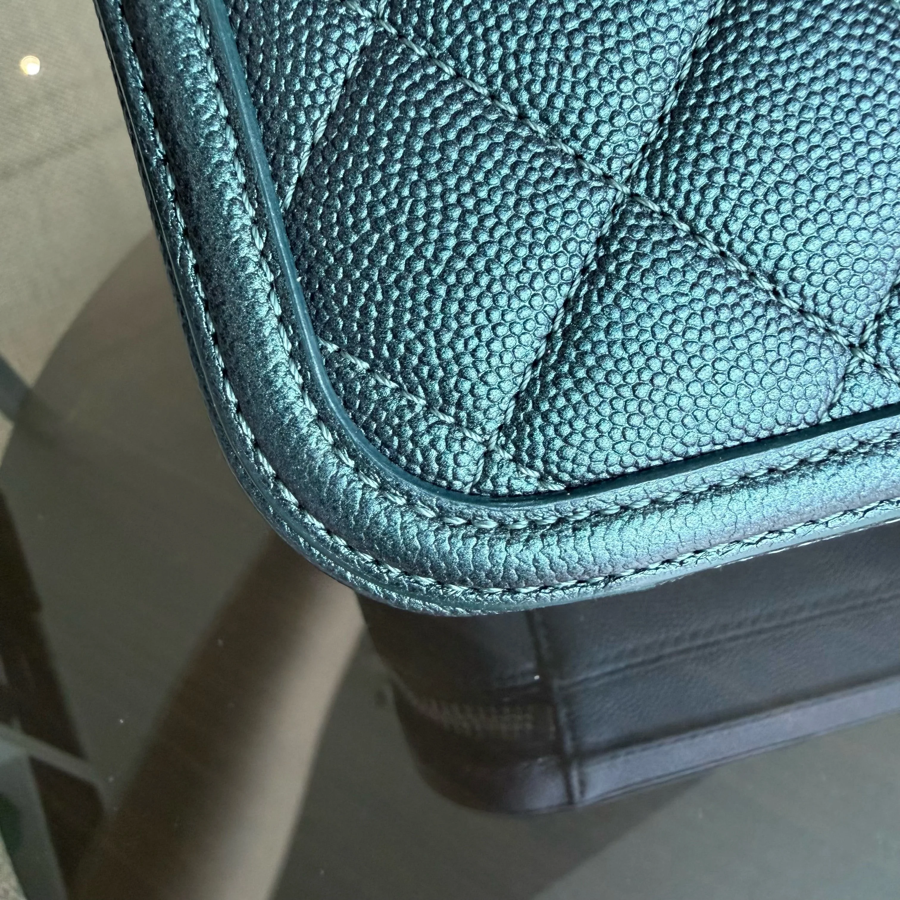 Chanel Filigree Vanity Case Medium - Caviar 21CM Irridiscent Dark Green Gold Hardware Series 26