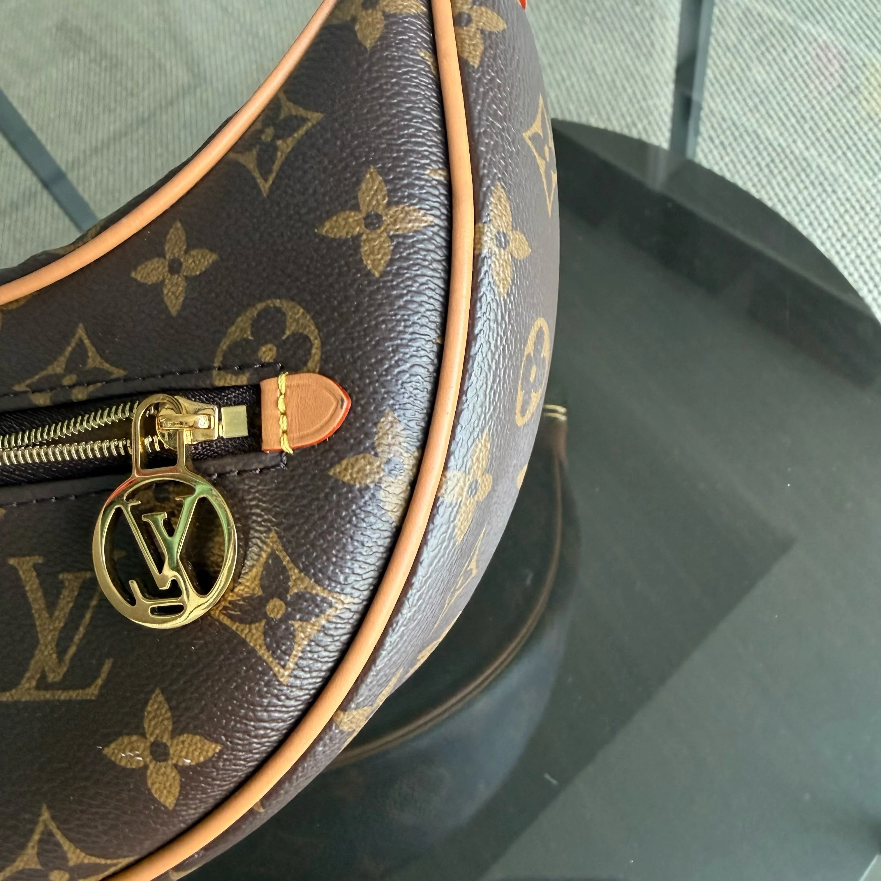 Louise Vuitton Loop Bag Monogram
