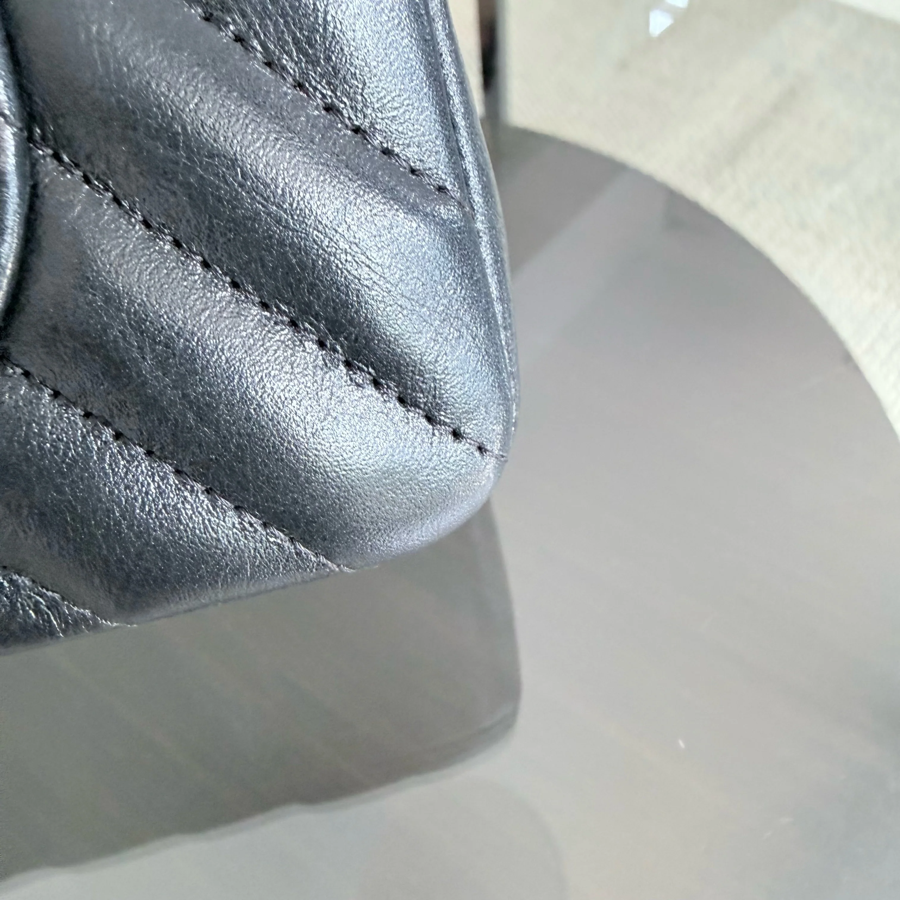 Chanel Classic Flap Small - Calfskin 23CM Quilted Black Gold Hardware Series 26