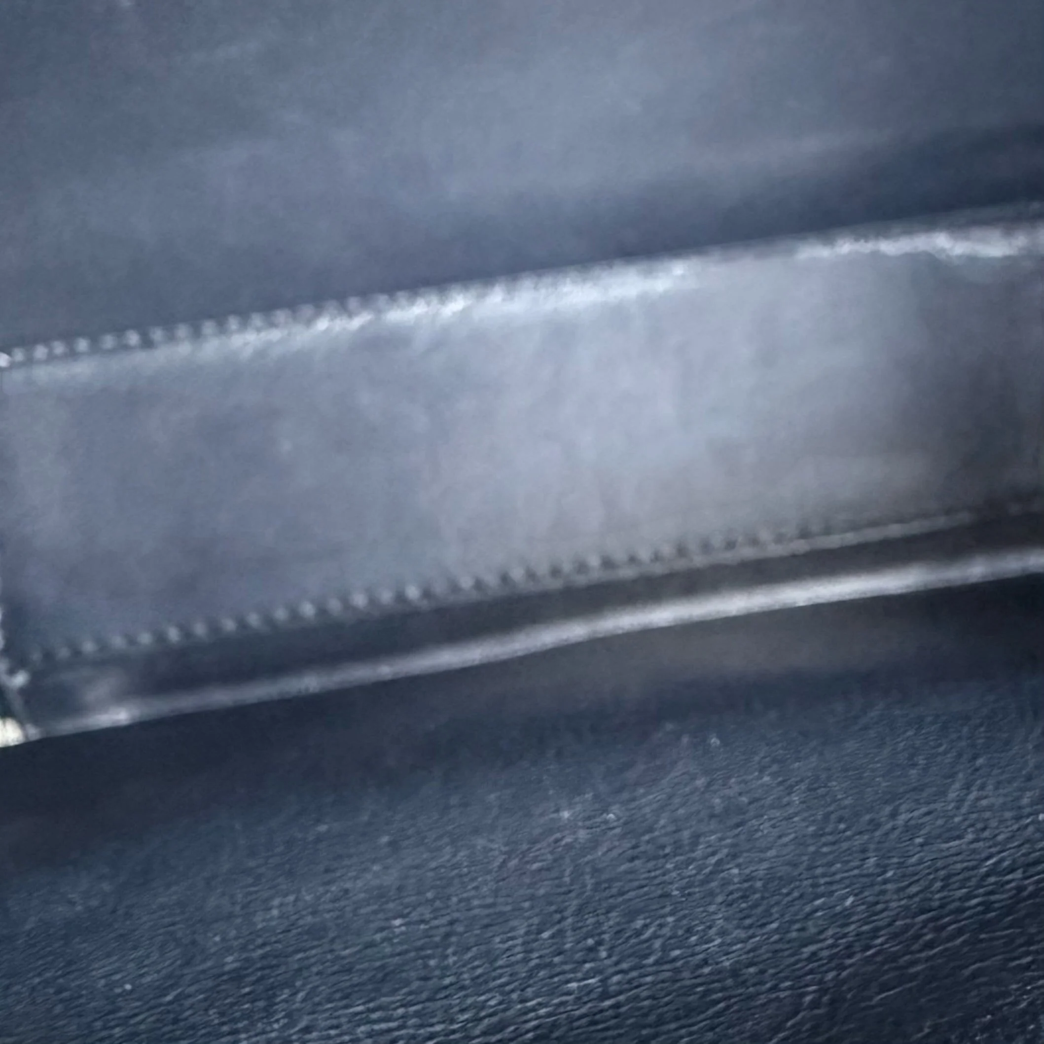 Chanel Filigree Vanity Case Medium - Caviar 21CM Irridiscent Dark Green Gold Hardware Series 26