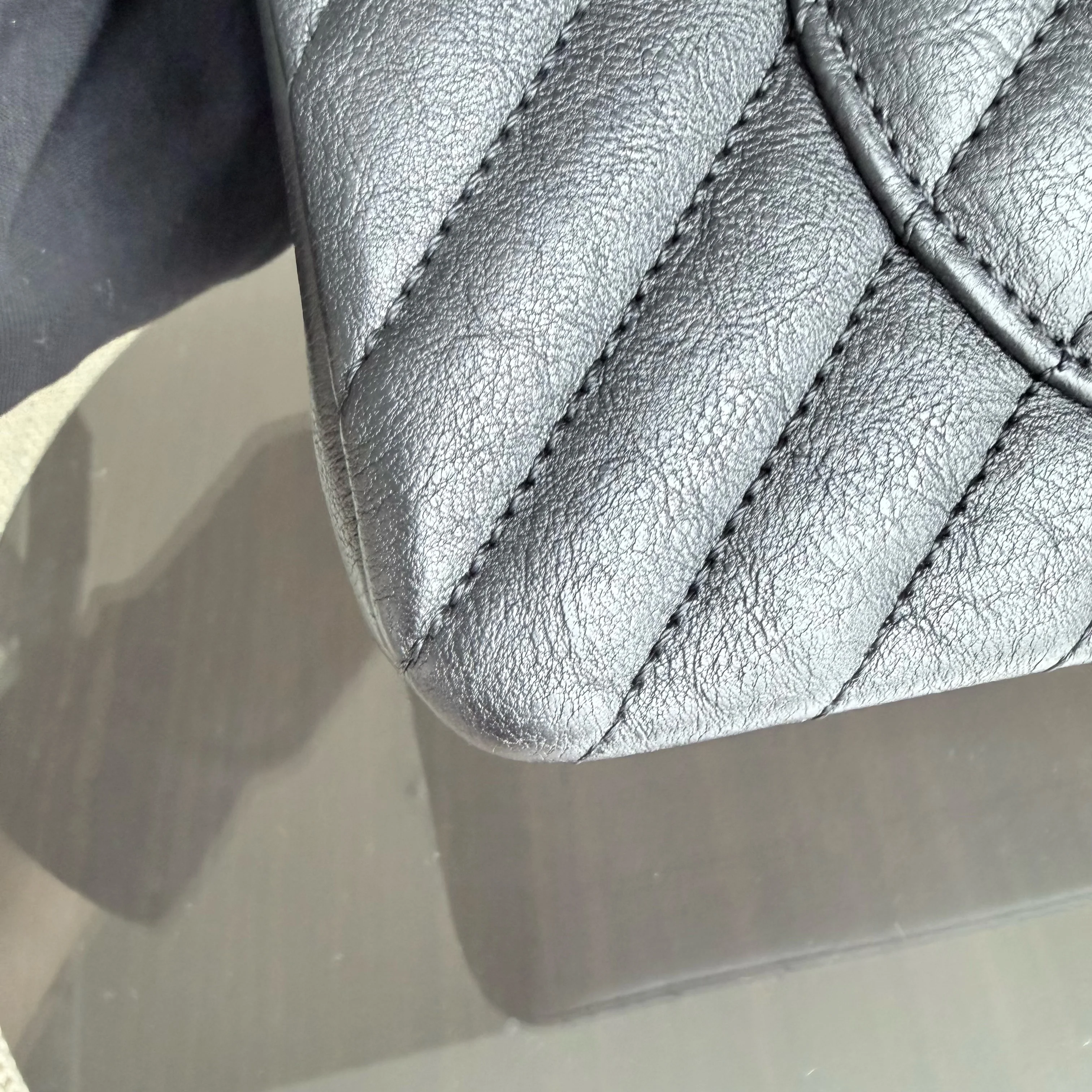 Chanel 2.55 Reissue 225 - 24CM Caviar Grained Calfskin Quilted Black Chevron Gold Hardware Series 27