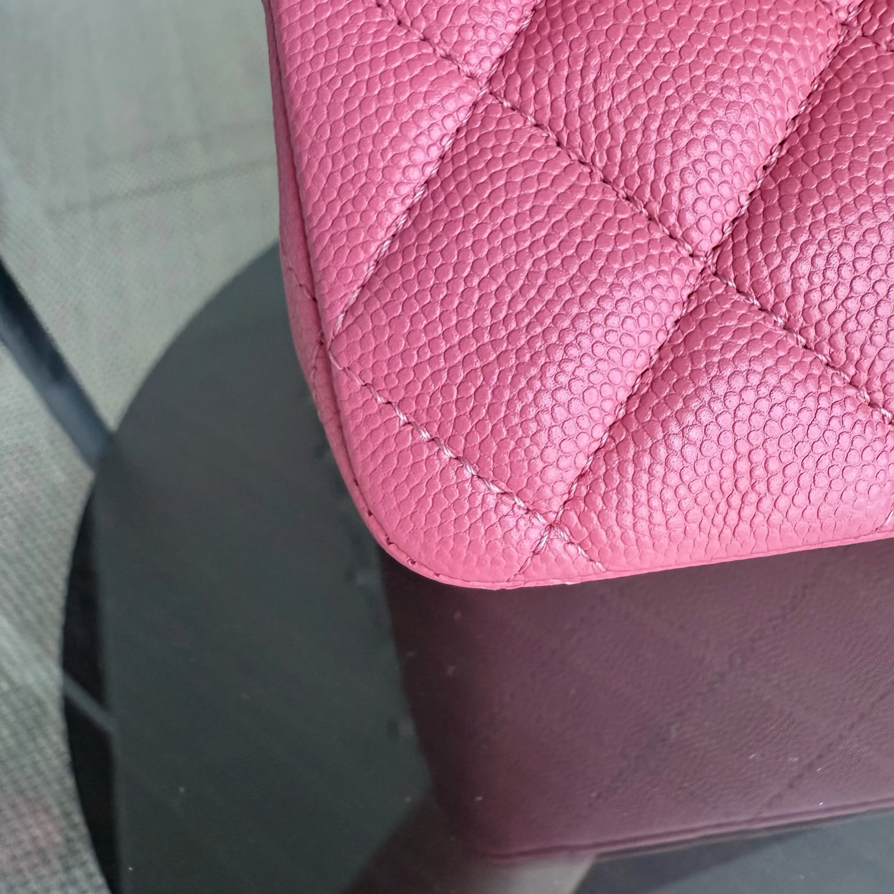 Chanel Classic Flap Medium - Caviar 25CM Quilted Grained Calfskin Pink Gold Hardware Series 28