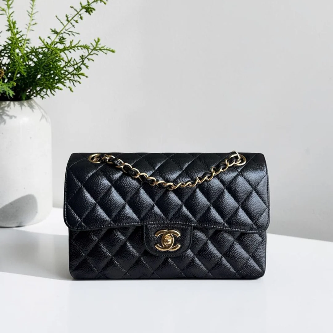 Chanel Classic Flap Small - Caviar 23CM Quilted Black Gold Hardware