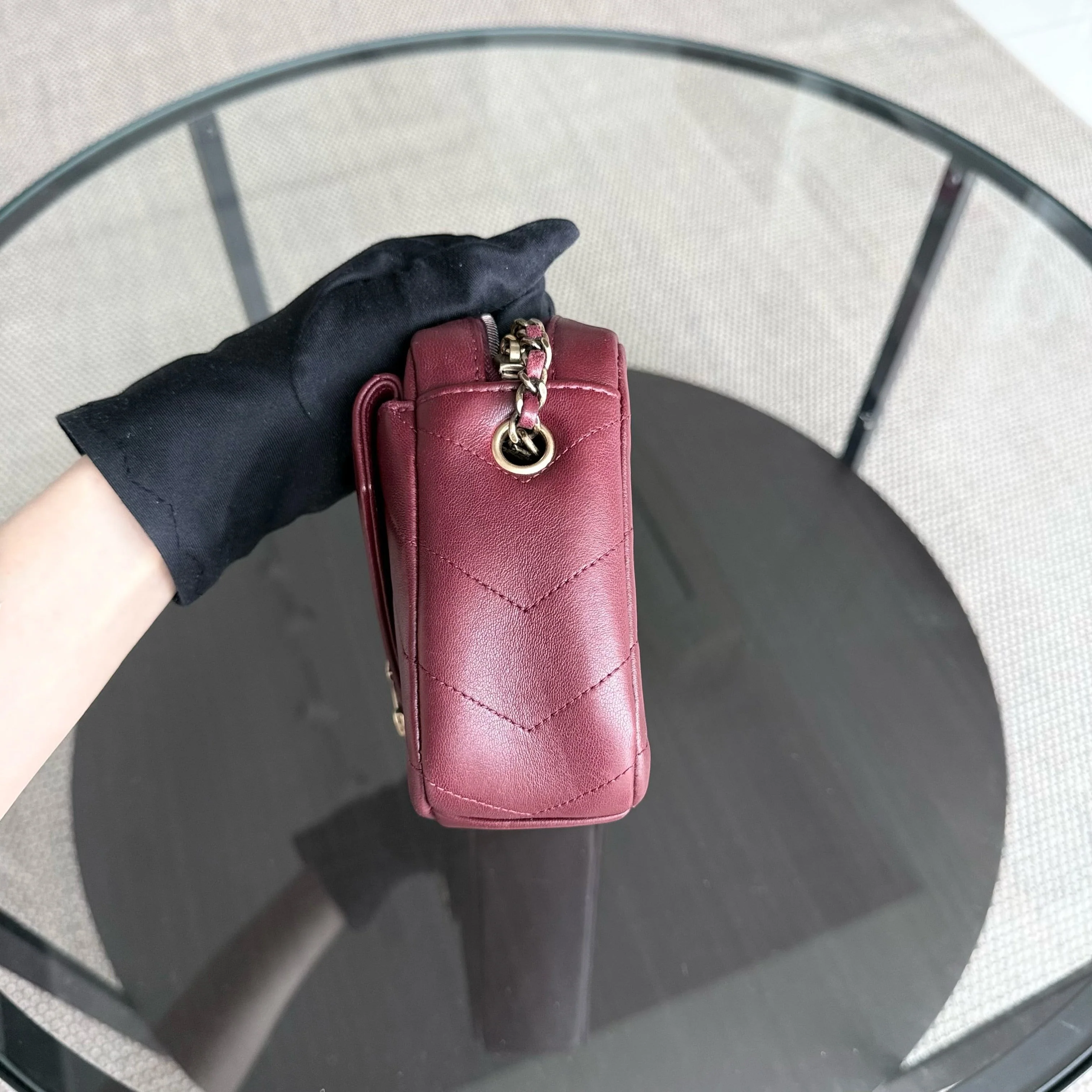 Chanel Flap - 22CM Chevron Calfskin Burgundy Gold Hardware Series 22