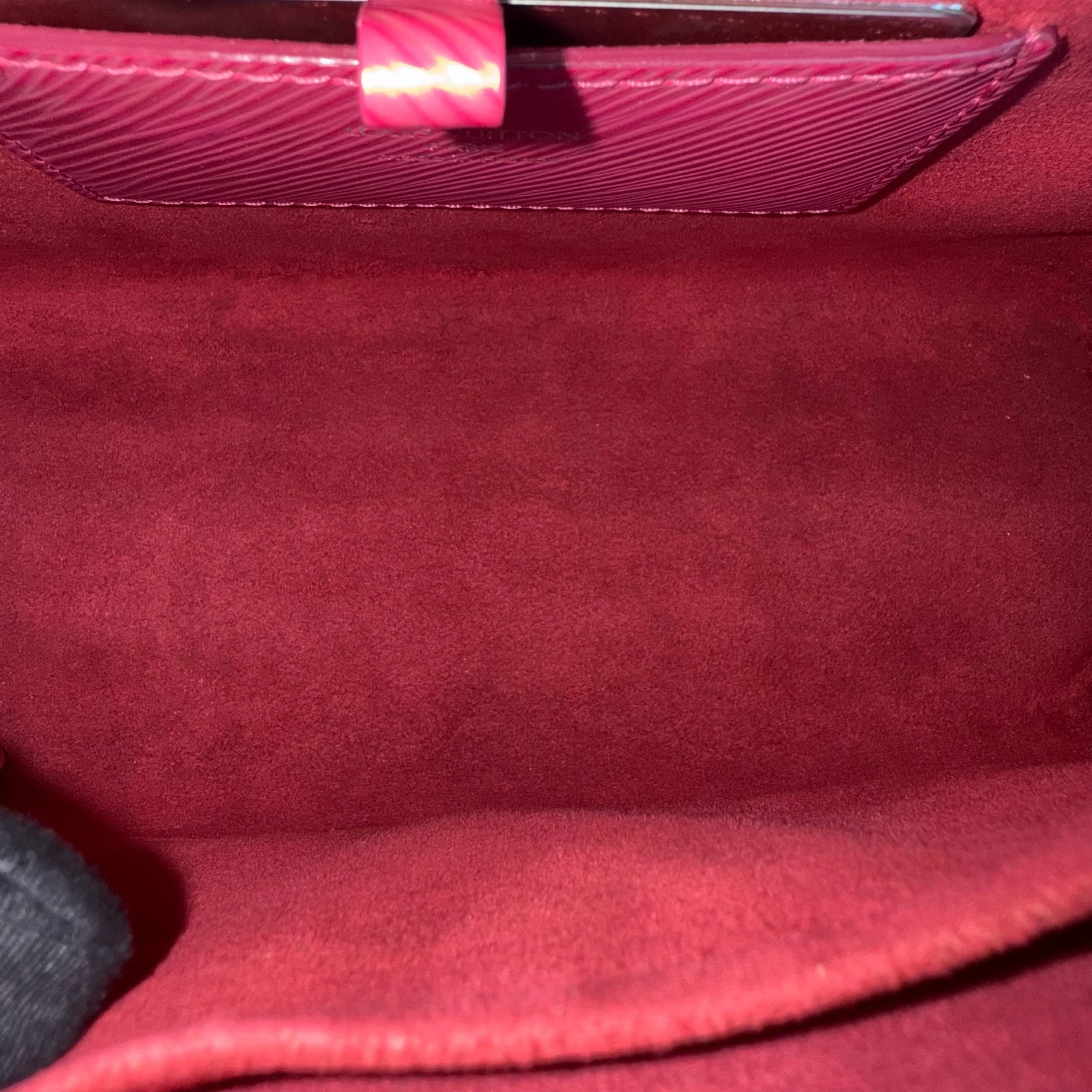 Louis Vuitton Twist Medium MM - EPI Leather Pink Silver Hardware