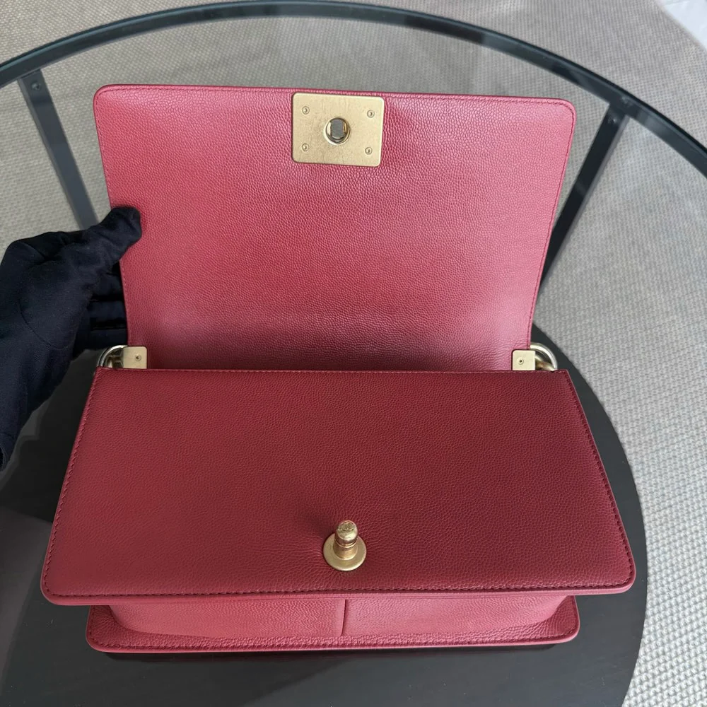 Chanel Boy Medium - 25CM Chevron Red Gold Hardware Series 25