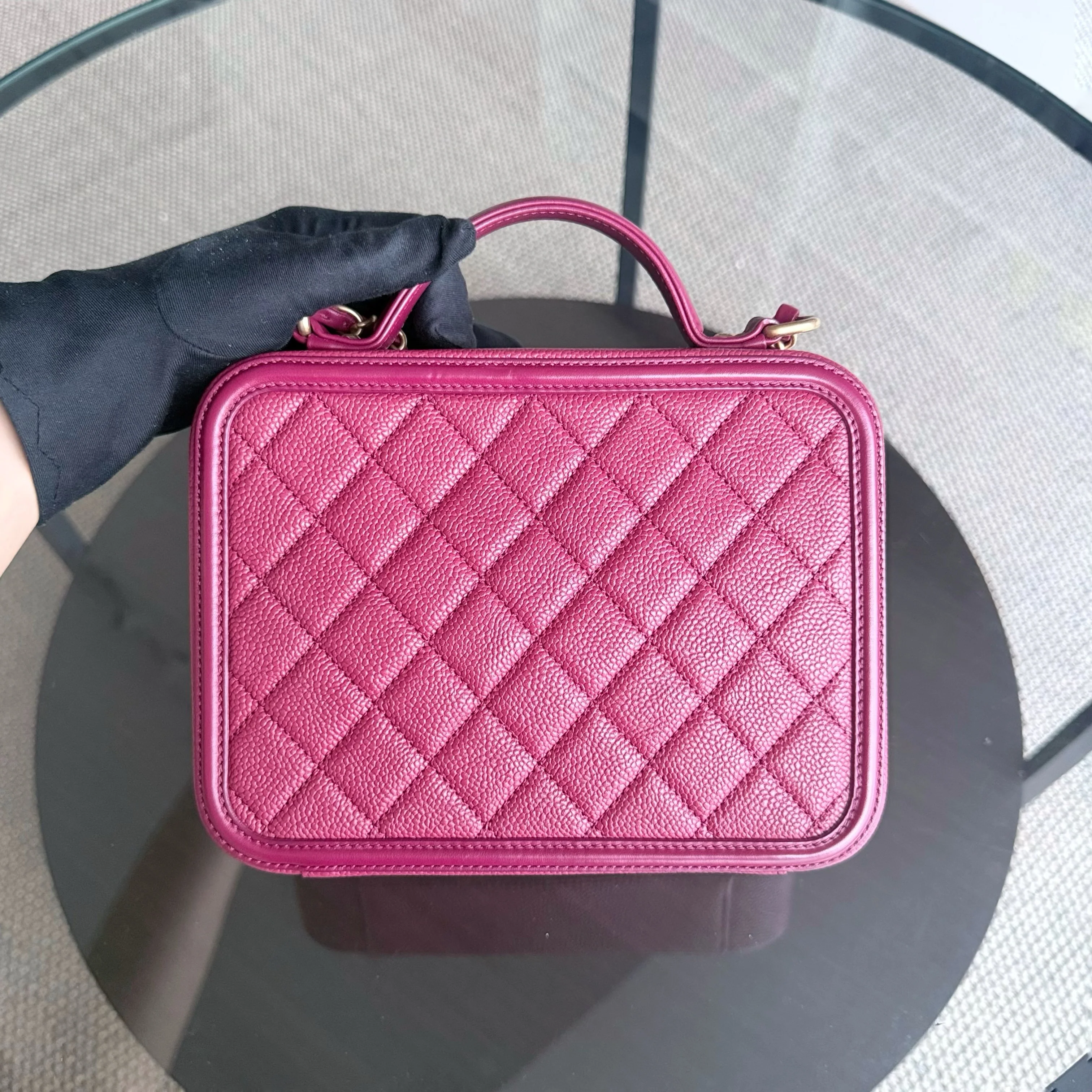 Chanel Filigree Vanity Case Medium - Caviar 21CM Dark Pink Gold Hardware Series 26