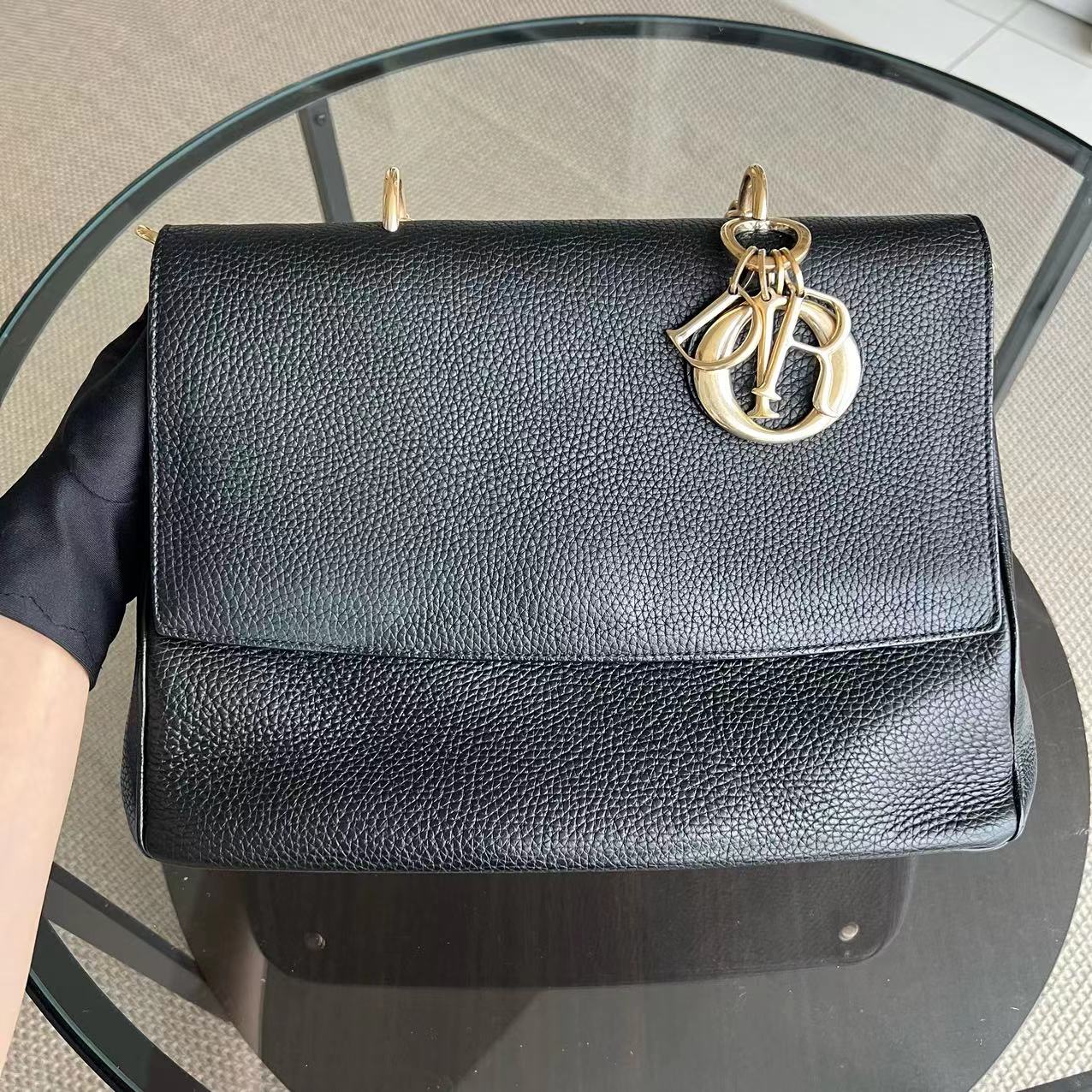 Be Medium Flap Grained Calfskin Black Golden Hardware