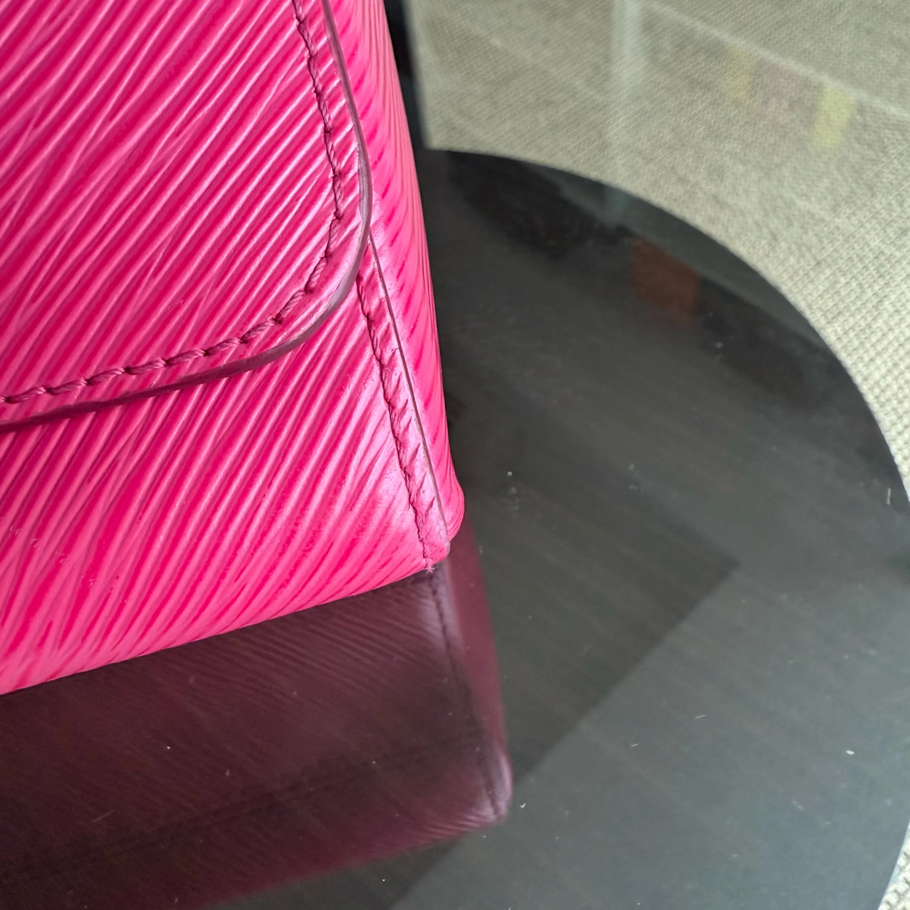 Louis Vuitton Twist Medium MM - EPI Leather Pink Silver Hardware