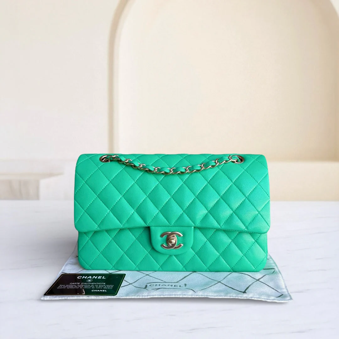 Chanel Classic Flap Medium - 25CM Quilted Lambskin Green Gold Hardware Series 18