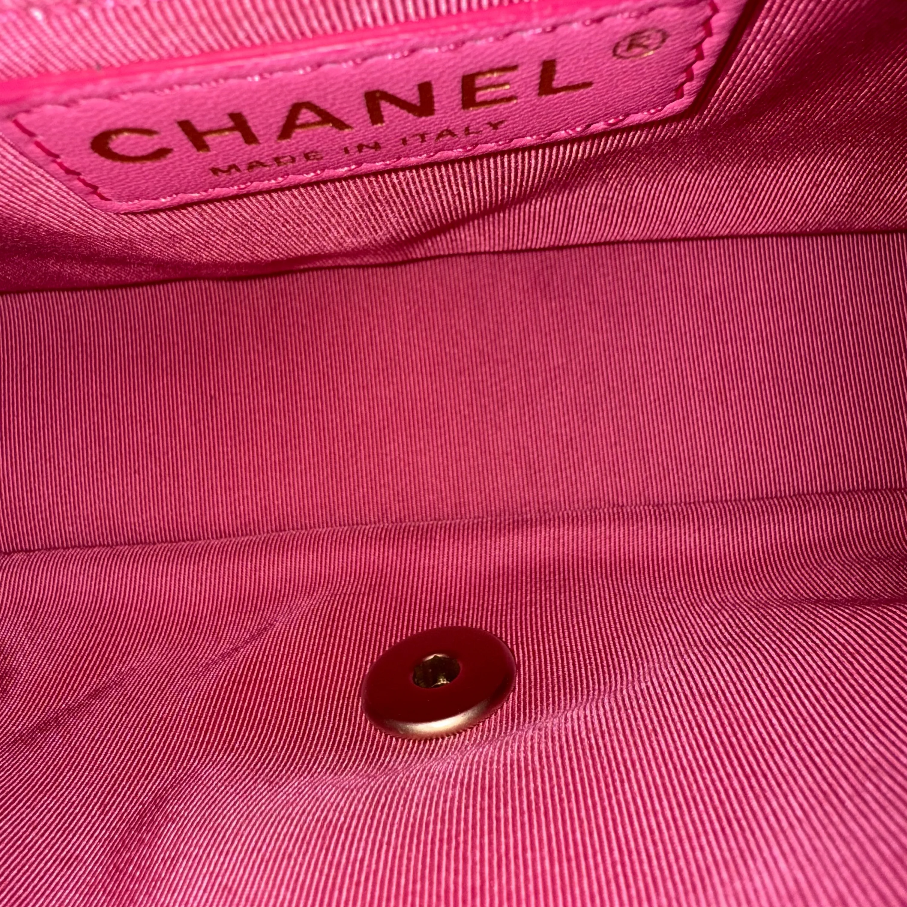 Chanel Chic Flap Small - 23CM Quilted Lambskin Hot Pink Gold Hardware Series 22