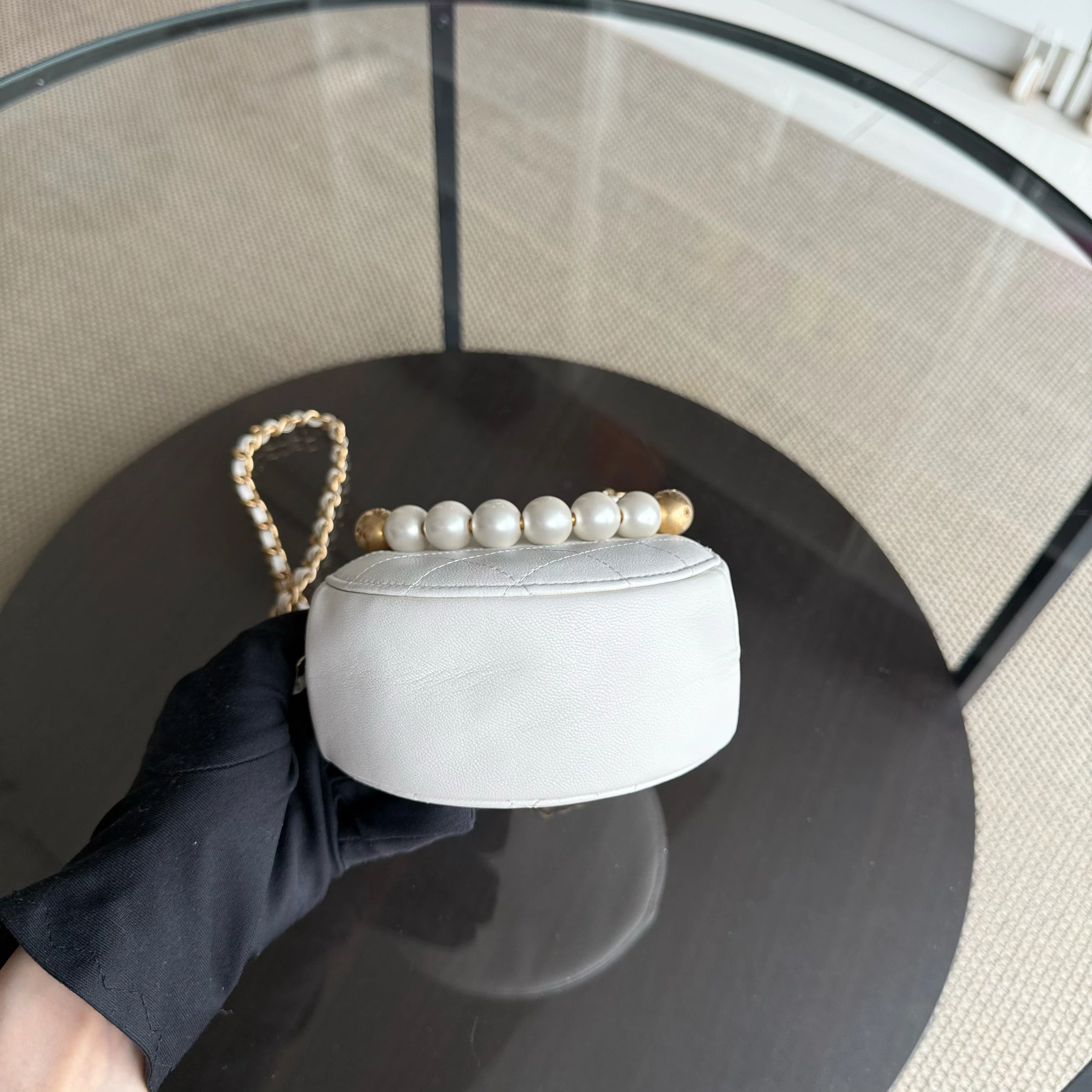 Chanel Pearl Round Clutch with Chain White Calfskin Aged Gold Hardware 29