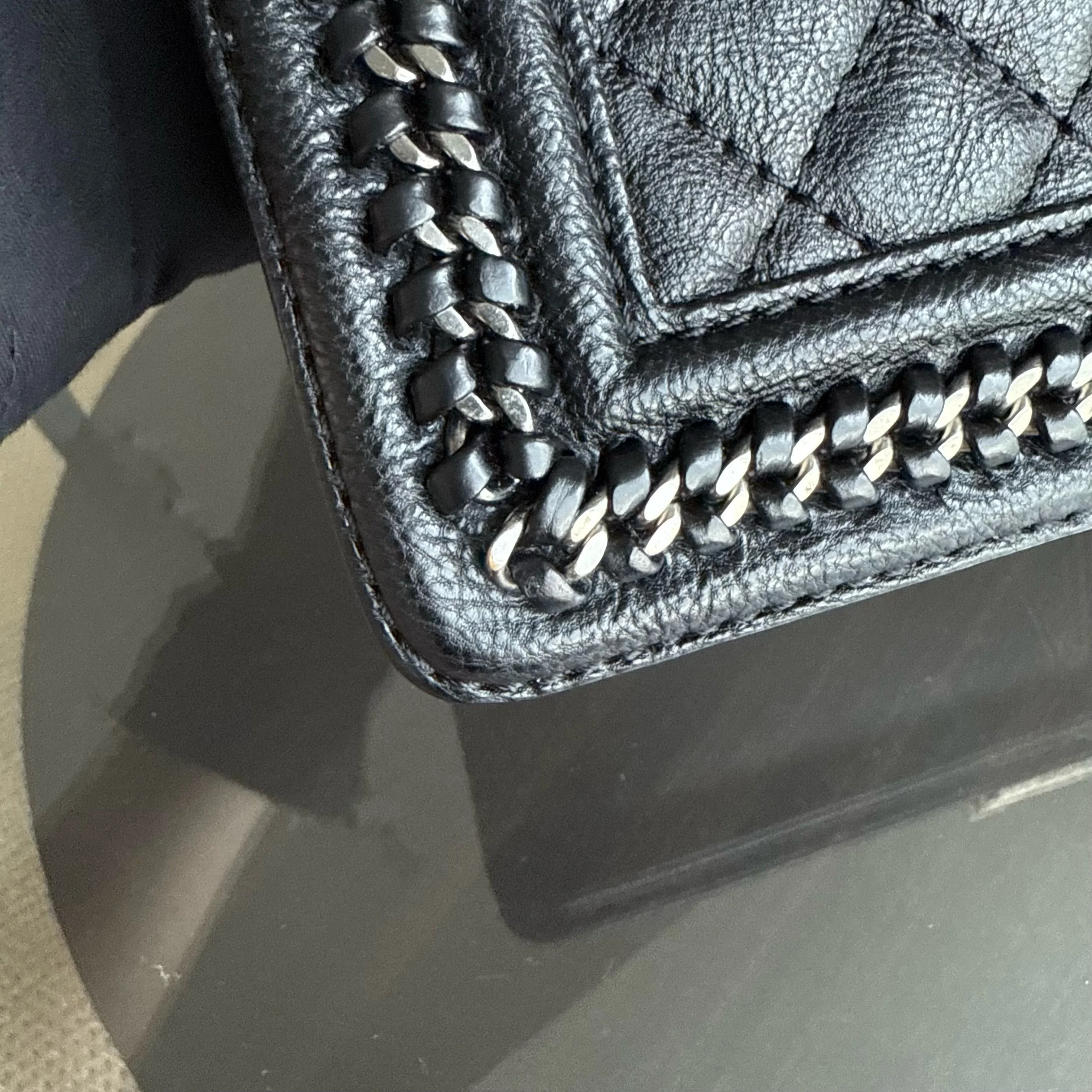 Chanel Boy Handle Old Medium 25CM Black Quilted Caviar With Handle Chain Around Ruthenium Silver Hardware Series 23