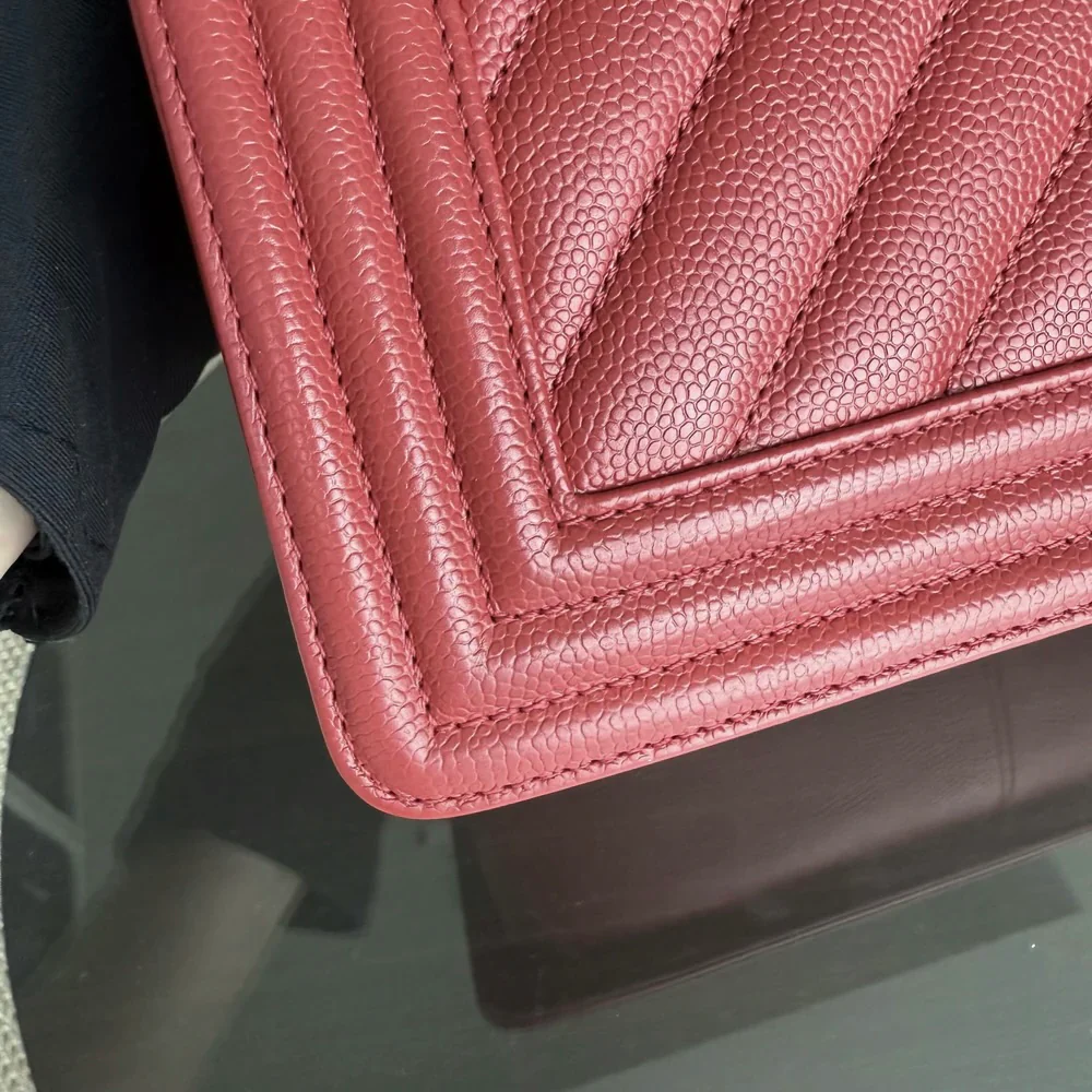 Chanel Boy Medium - 25CM Chevron Red Gold Hardware Series 25