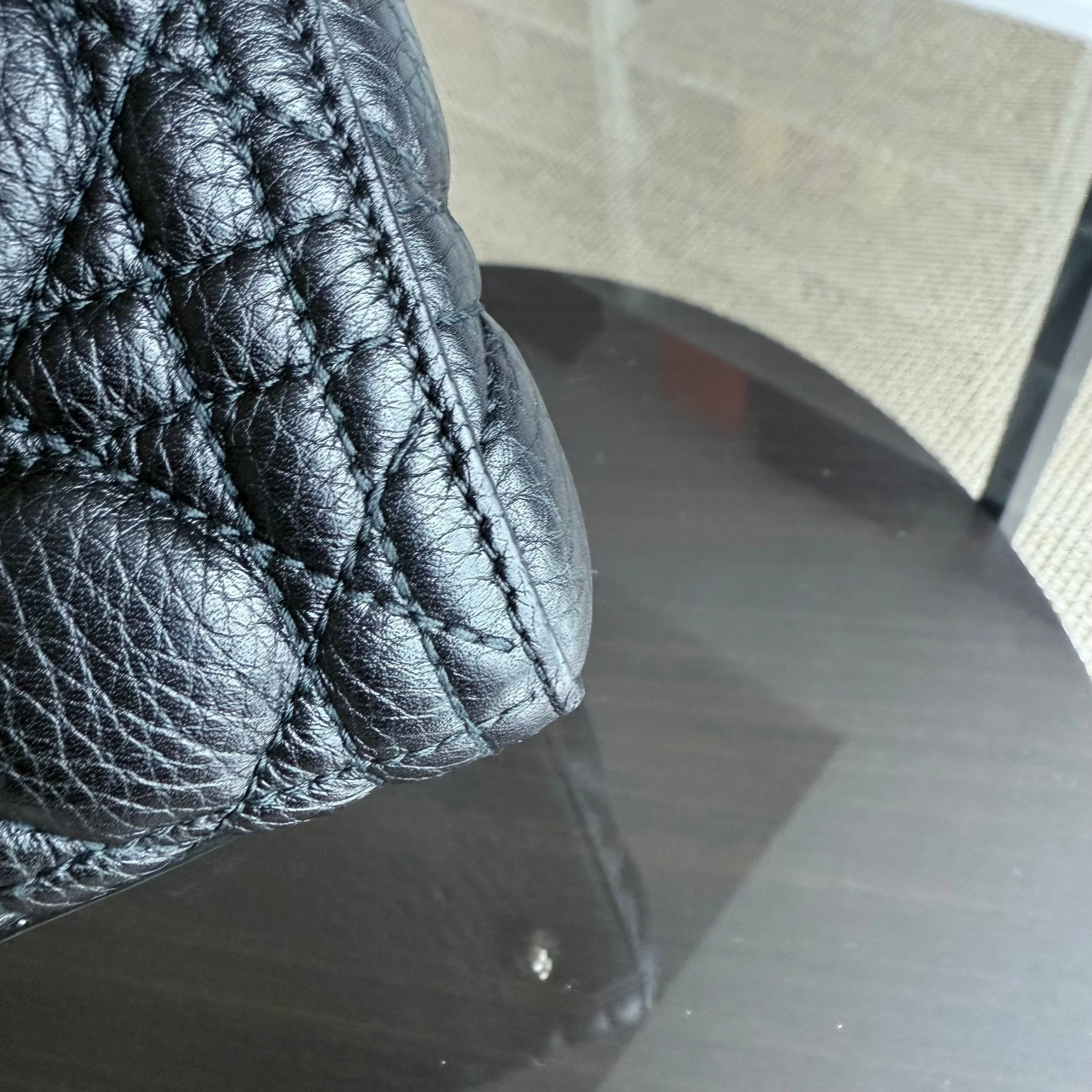 *Flap, Grained Calfskin* Lady Large Flap Grained Calfskin Cannage Black GHW