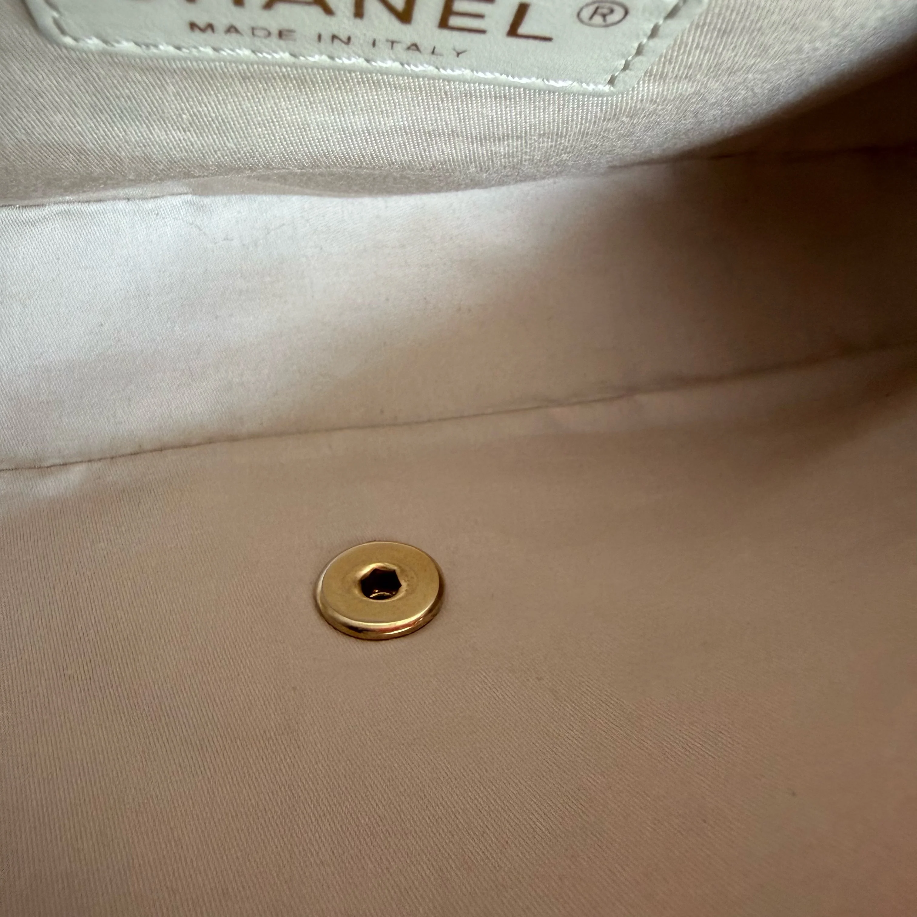 Chanel Classic Flap Medium - Special Valentine Edition 25CM Quilted Lambskin Red Gold Hardware Series 14