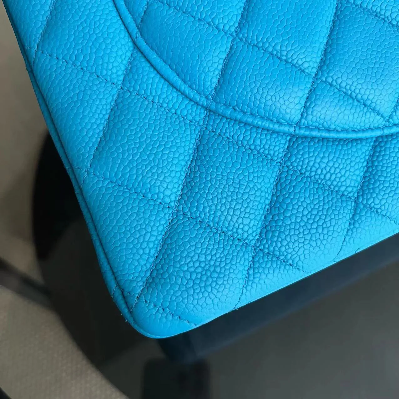 BALANCE of Maxi Classic Flap Caviar Double Flap Quilted Grained Calfskin Blue Silver Hardware Series 17