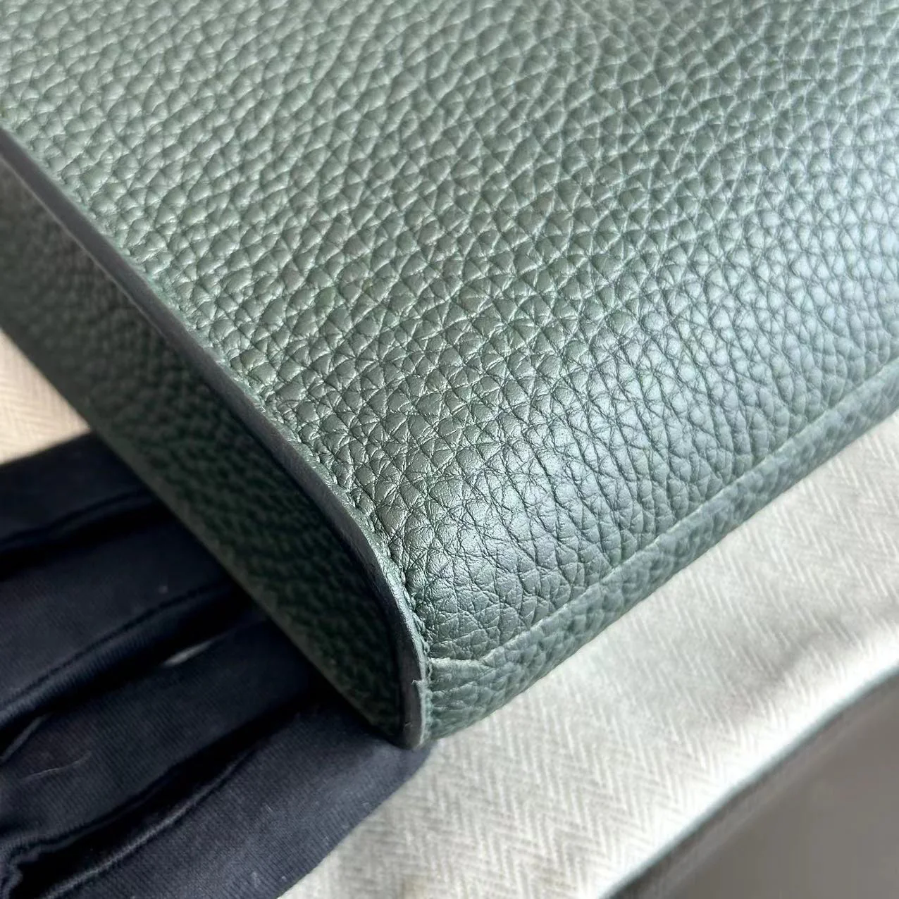 *Brand New Full Set, Receipt* Hermes Sac A Depeches 21 Veau Togo SHW - Best Luxury Designers