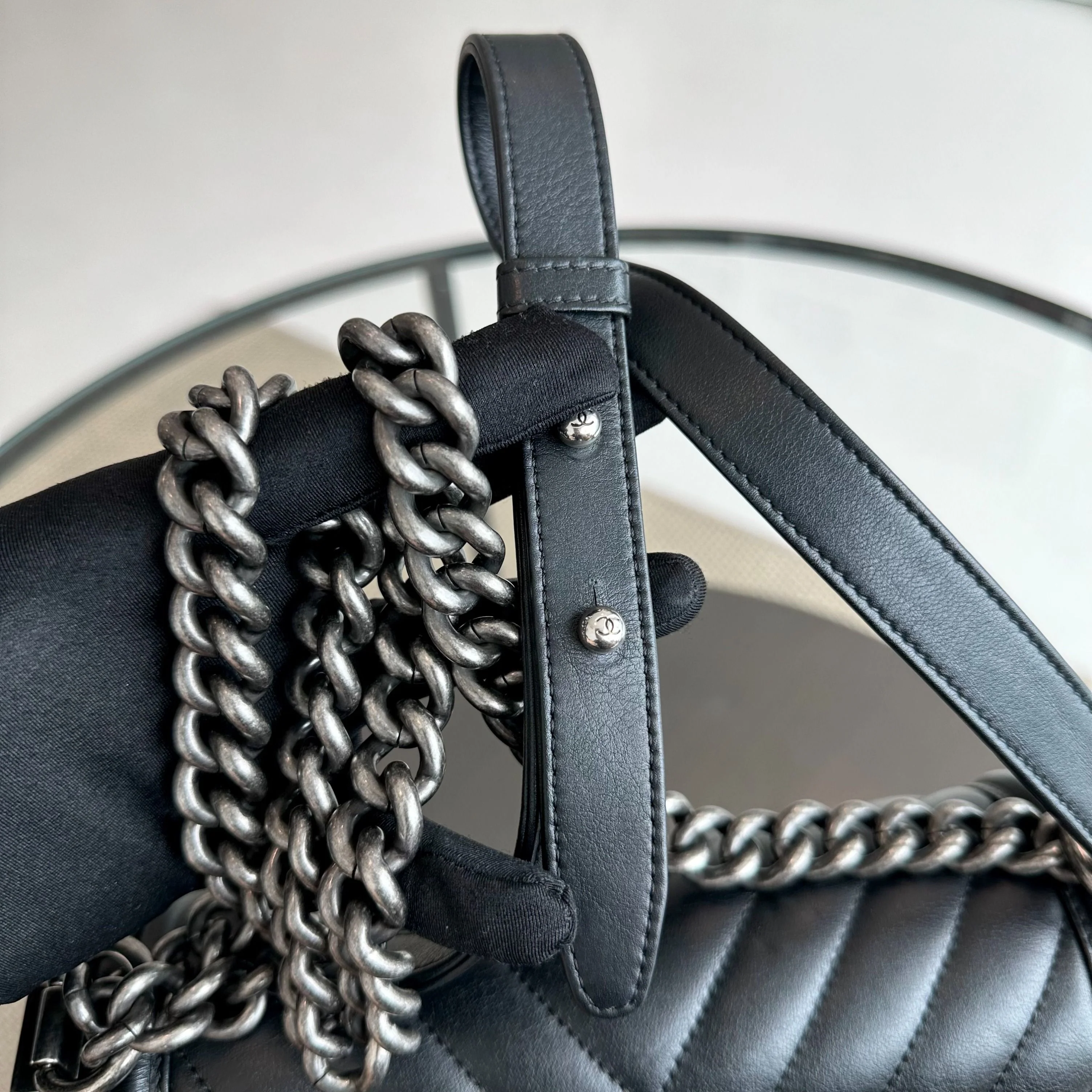 *Calfskin* Chanel Boy Old Medium 25CM Chevron Calfskin Leboy Black RSHW No 20 - Best Luxury Designers