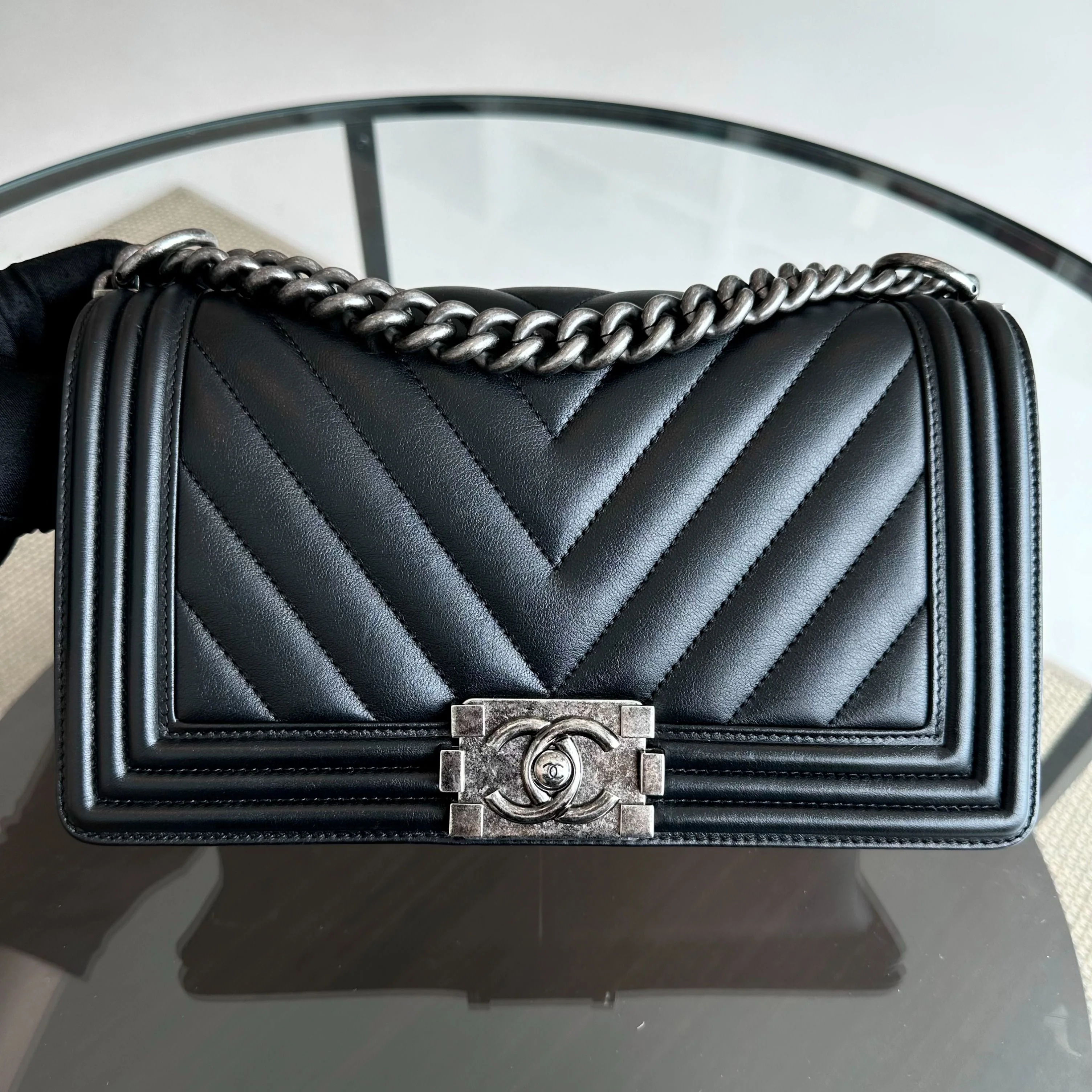 *Calfskin* Chanel Boy Old Medium 25CM Chevron Calfskin Leboy Black RSHW No 20 - Best Luxury Designers
