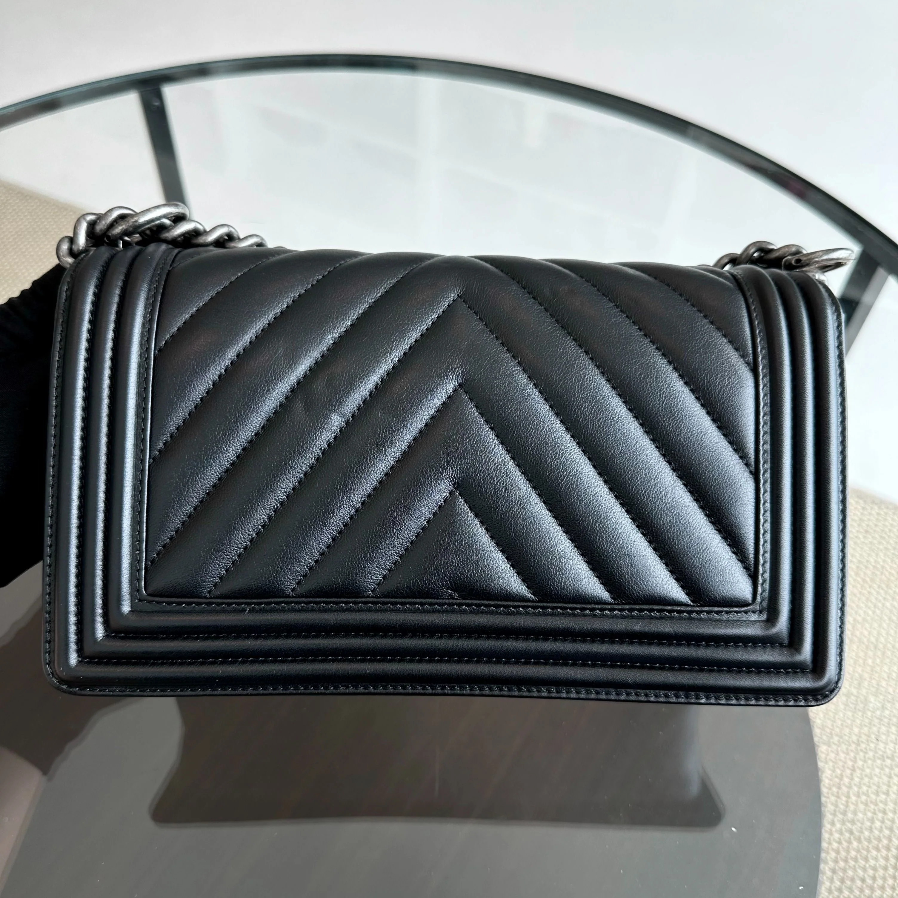 *Calfskin* Chanel Boy Old Medium 25CM Chevron Calfskin Leboy Black RSHW No 20 - Best Luxury Designers