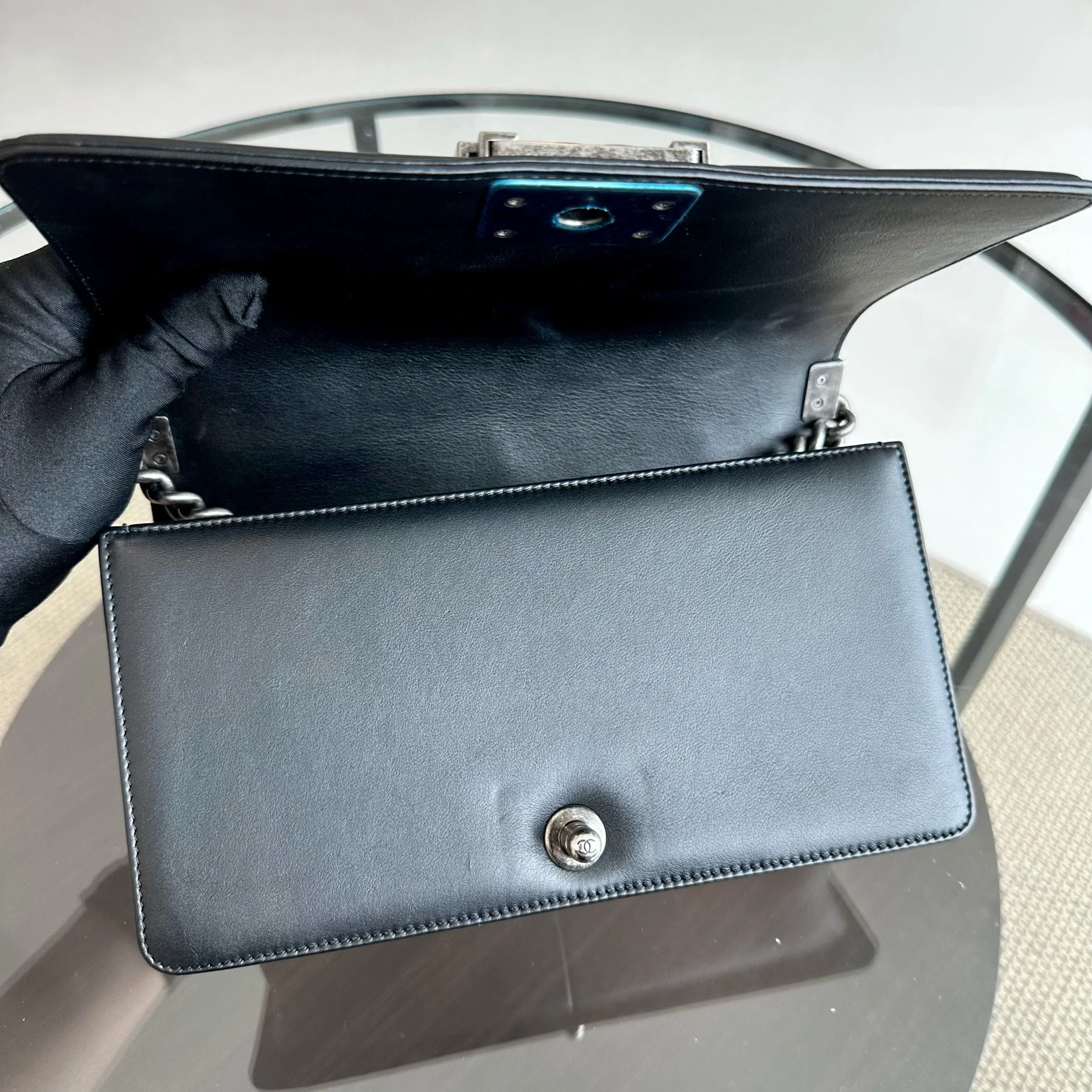 *Calfskin* Chanel Boy Old Medium 25CM Chevron Calfskin Leboy Black RSHW No 20 - Best Luxury Designers