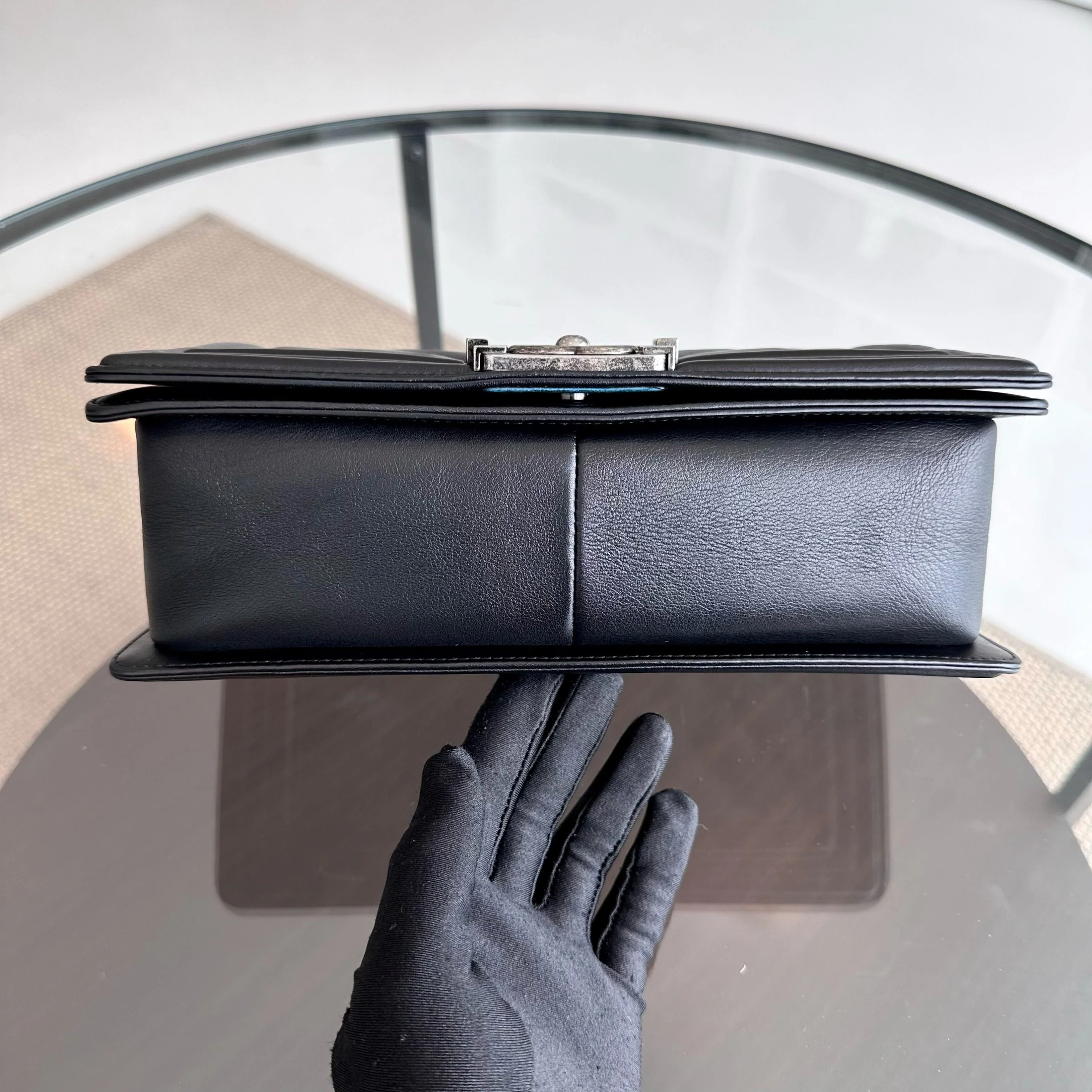 *Calfskin* Chanel Boy Old Medium 25CM Chevron Calfskin Leboy Black RSHW No 20 - Best Luxury Designers