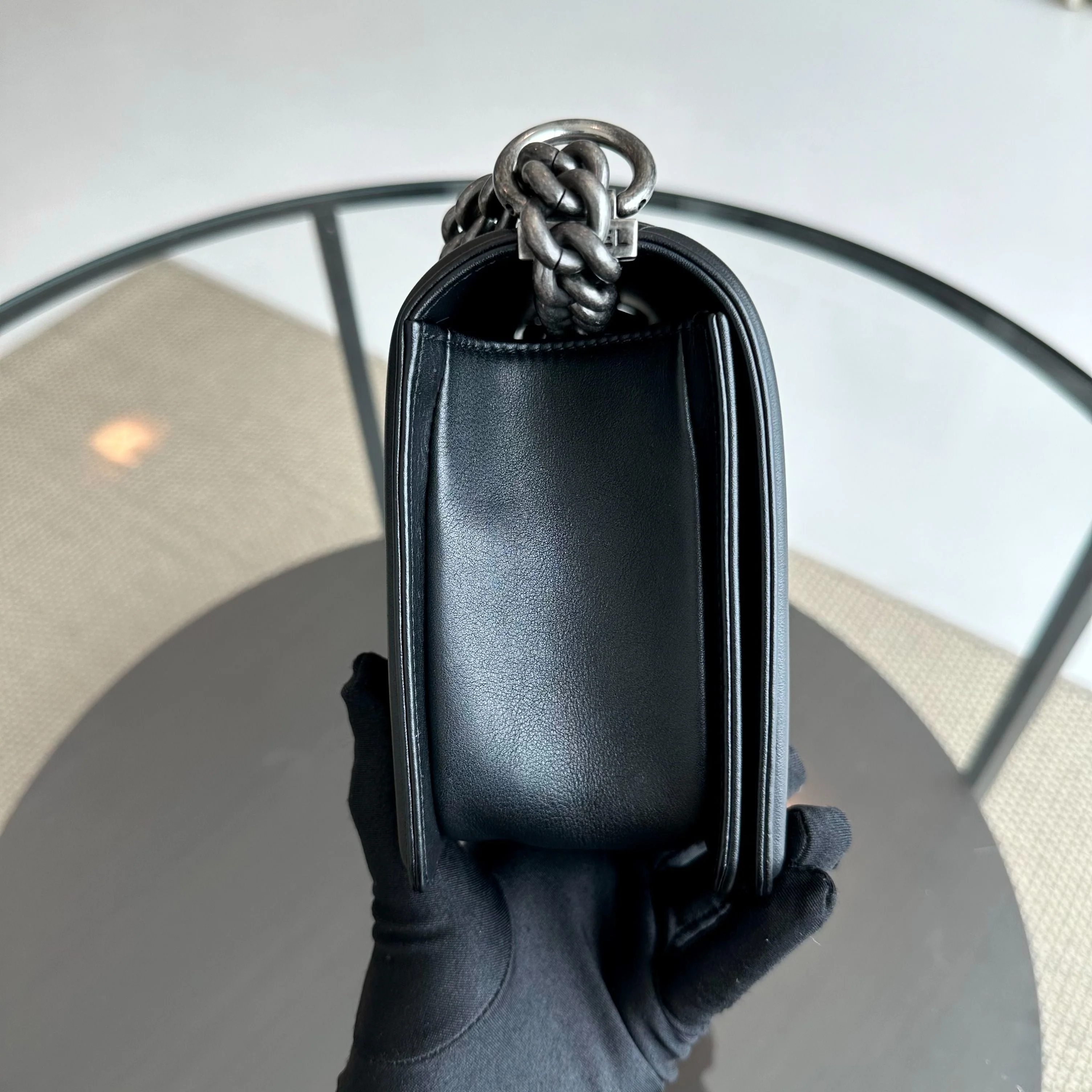 *Calfskin* Chanel Boy Old Medium 25CM Chevron Calfskin Leboy Black RSHW No 20 - Best Luxury Designers