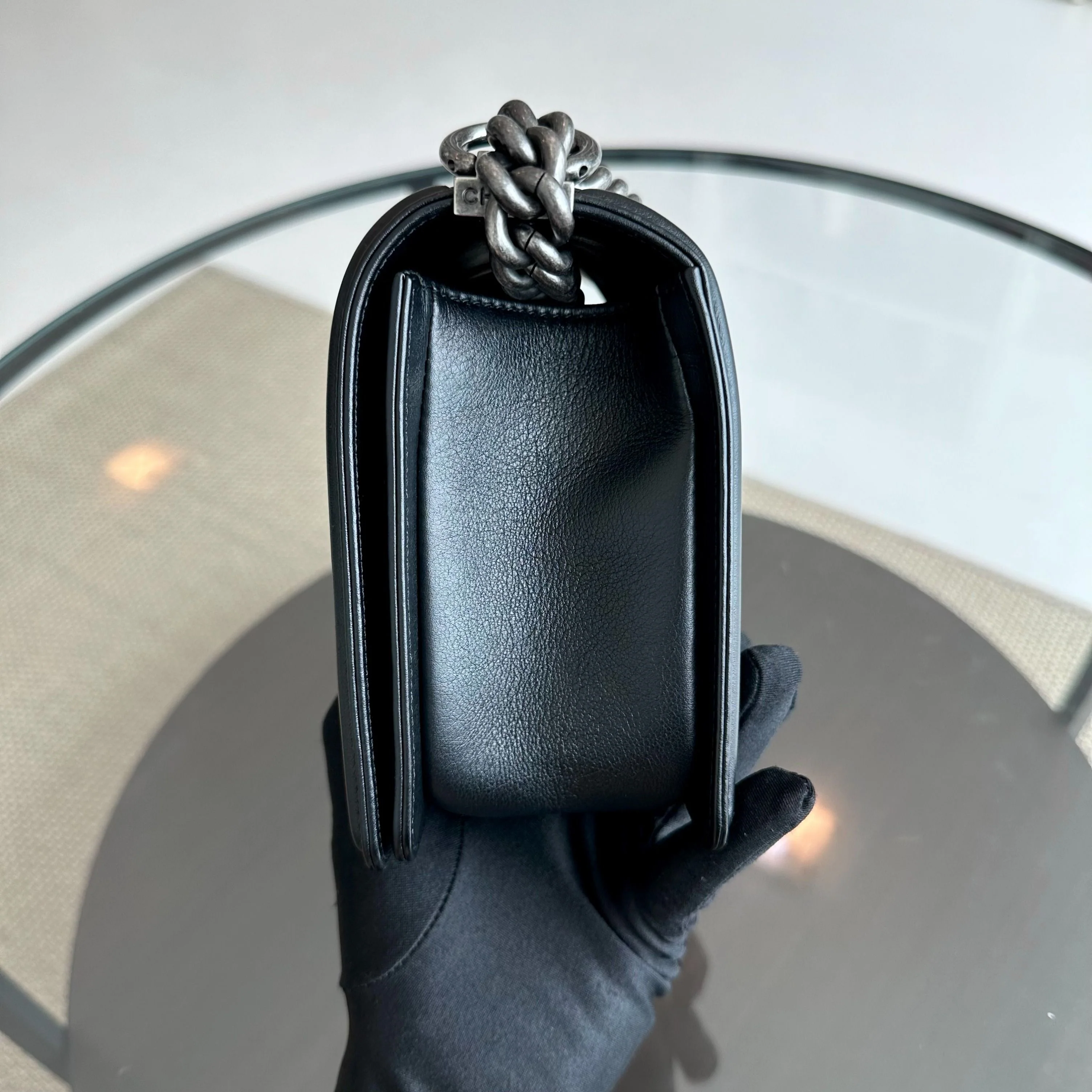 *Calfskin* Chanel Boy Old Medium 25CM Chevron Calfskin Leboy Black RSHW No 20 - Best Luxury Designers