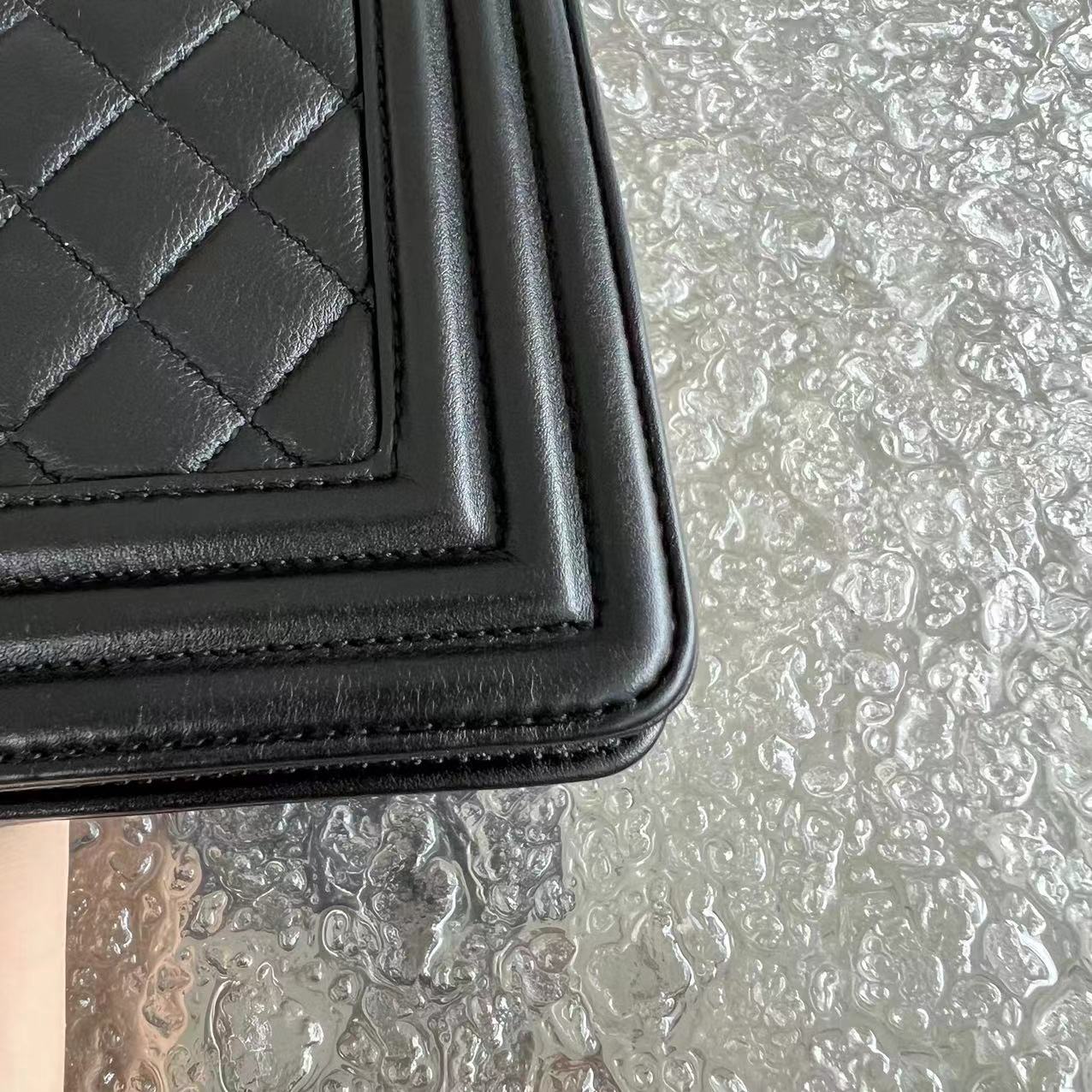 *Calfskin* Chanel Boy Old Medium 25CM Quilted Calfskin Black Leboy Golden Hardware Series 20 - Best Luxury Designers