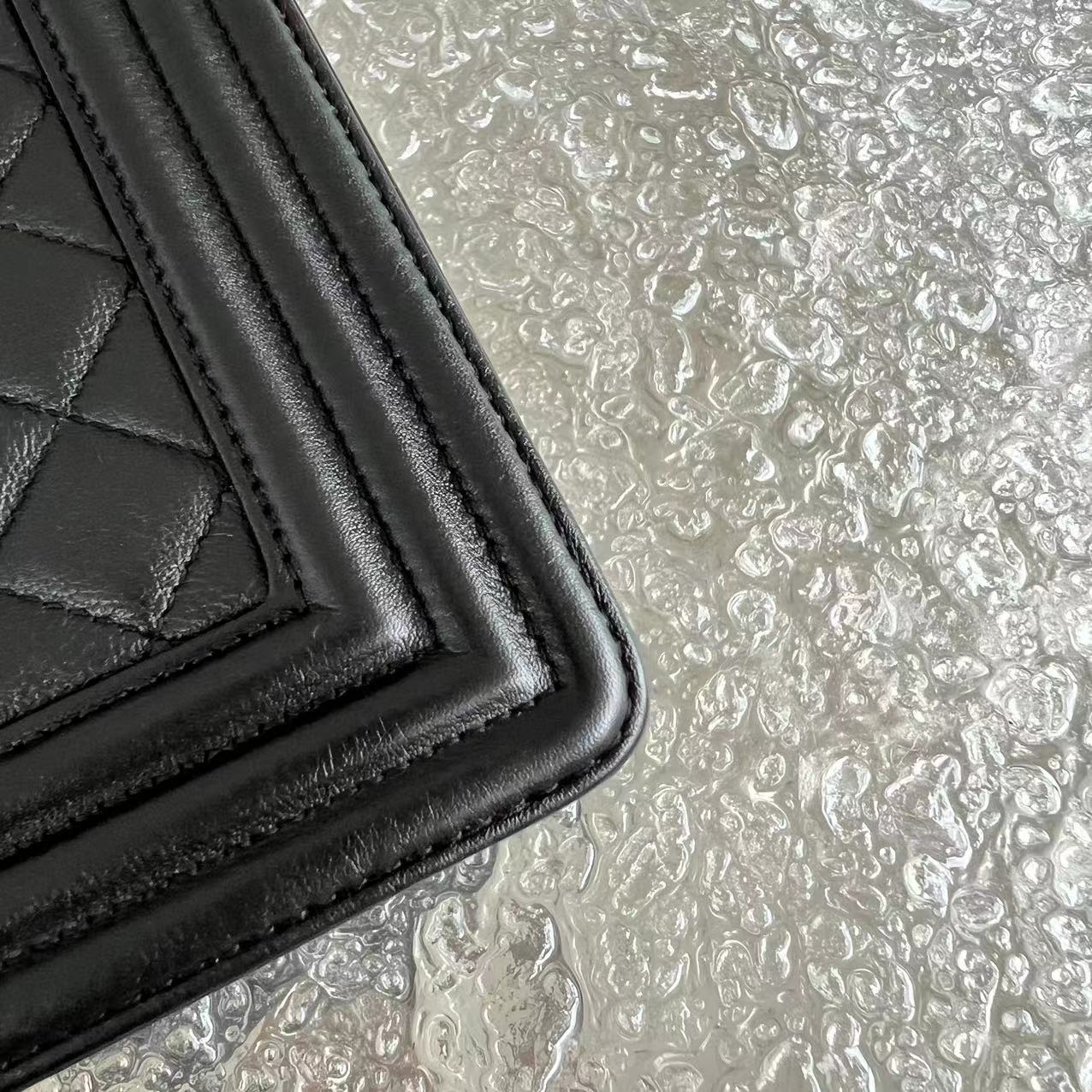 *Calfskin* Chanel Boy Old Medium 25CM Quilted Calfskin Black Leboy Golden Hardware Series 20 - Best Luxury Designers