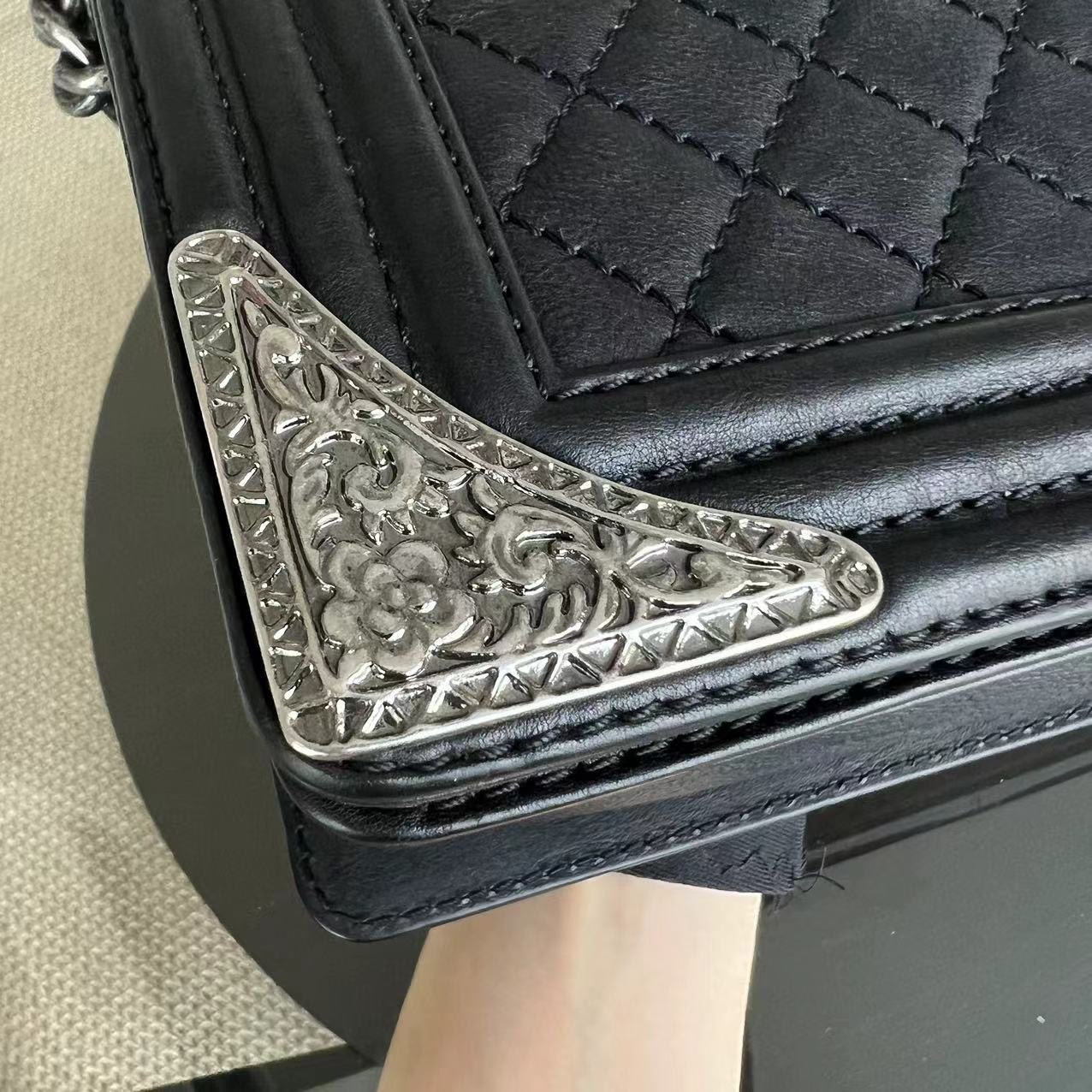 Chanel Boy Old Medium 25CM Paris-Dallas Metal Edge Grained Calfskin Black Silver Hardware Series 19 - Best Luxury Designers