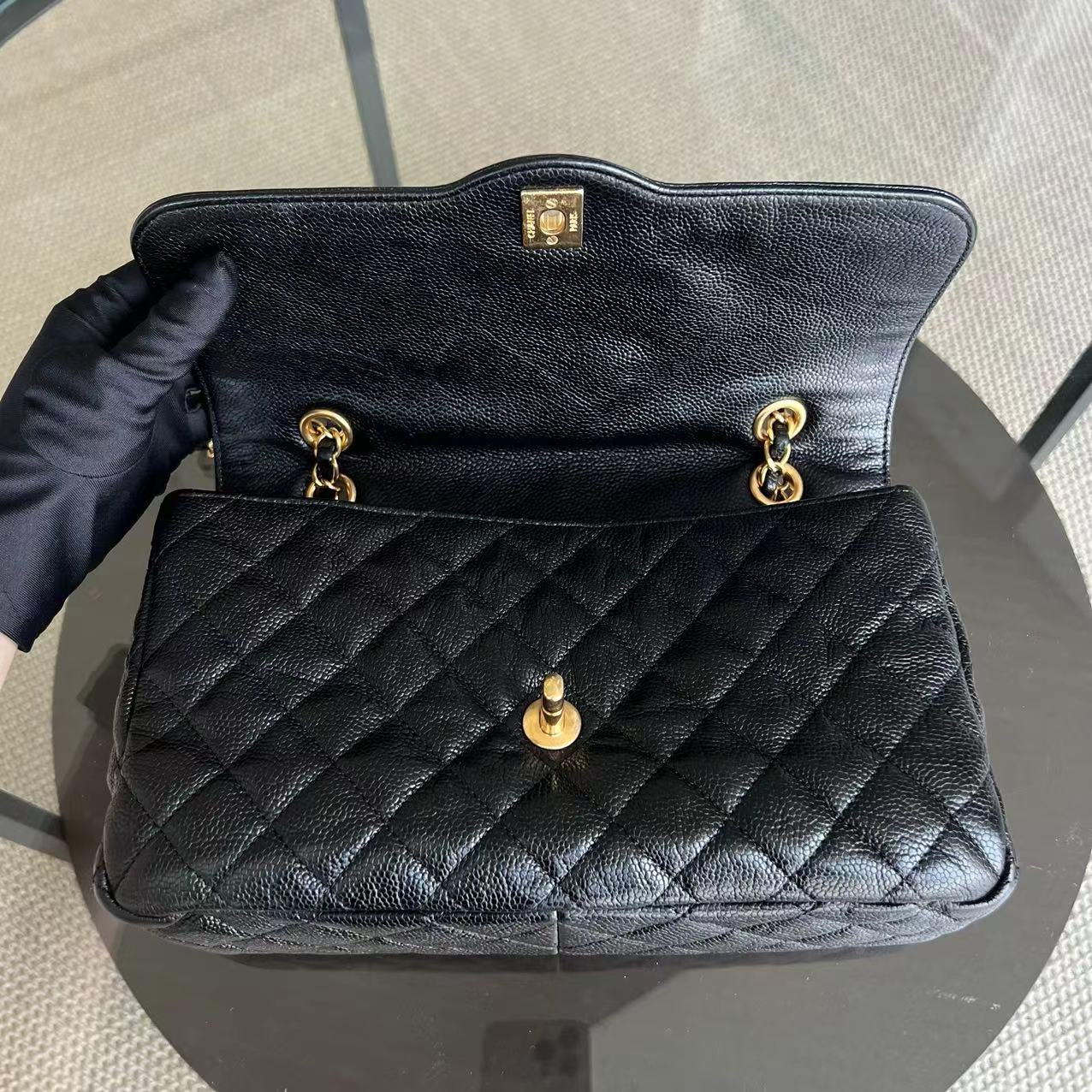 Chanel Caviar Seasonal Flap Two Tone Quilted Grained Calfskin Golden Hardware Series 21 - Best Luxury Designers