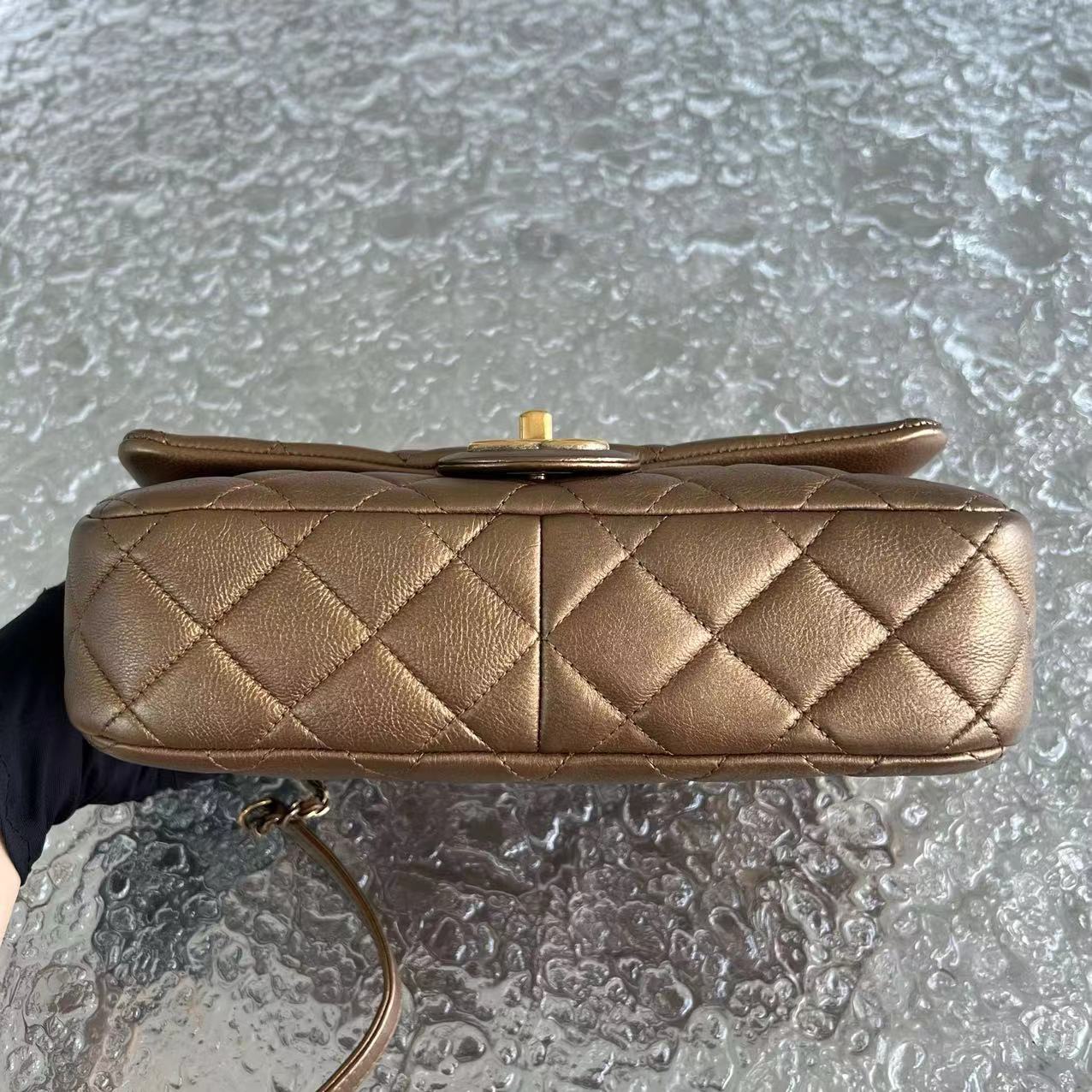 Chanel Classic Flap Seasonal Flap Medium 25CM Quilted Calfskin Bronze Golden Hardware Series 21 - Best Luxury Designers