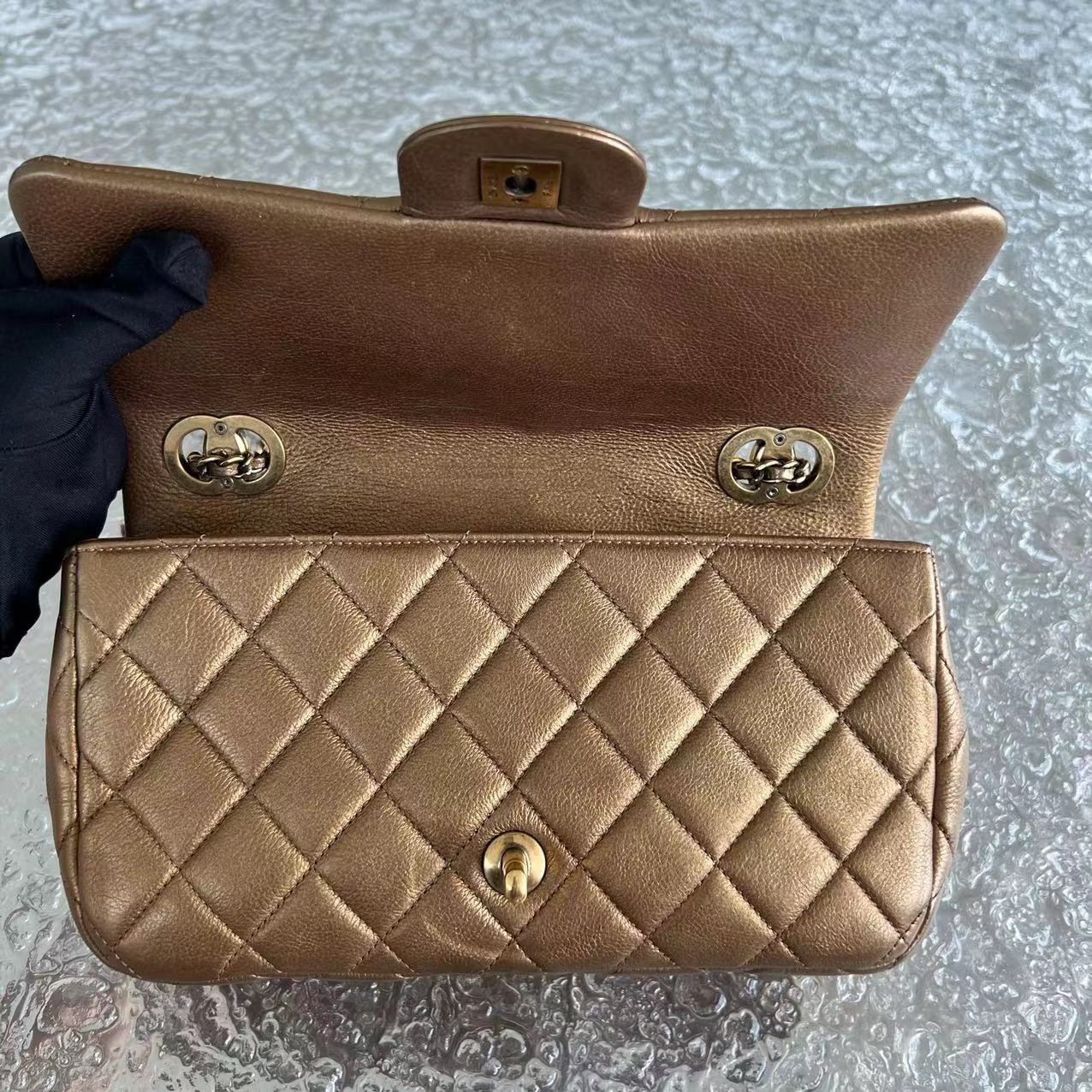 Chanel Classic Flap Seasonal Flap Medium 25CM Quilted Calfskin Bronze Golden Hardware Series 21 - Best Luxury Designers